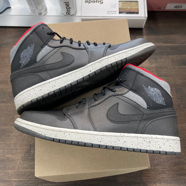 Holiday Jordan 1 Mid (2015) (USED, No Box)