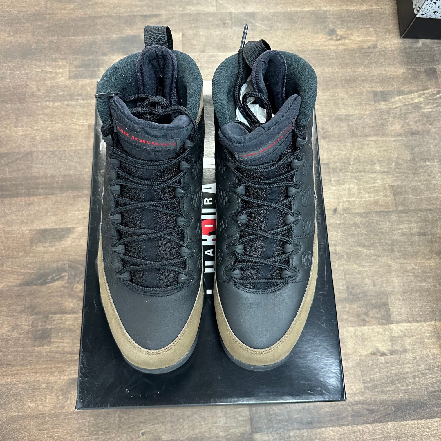 Olive Jordan 9 Retro (USED)