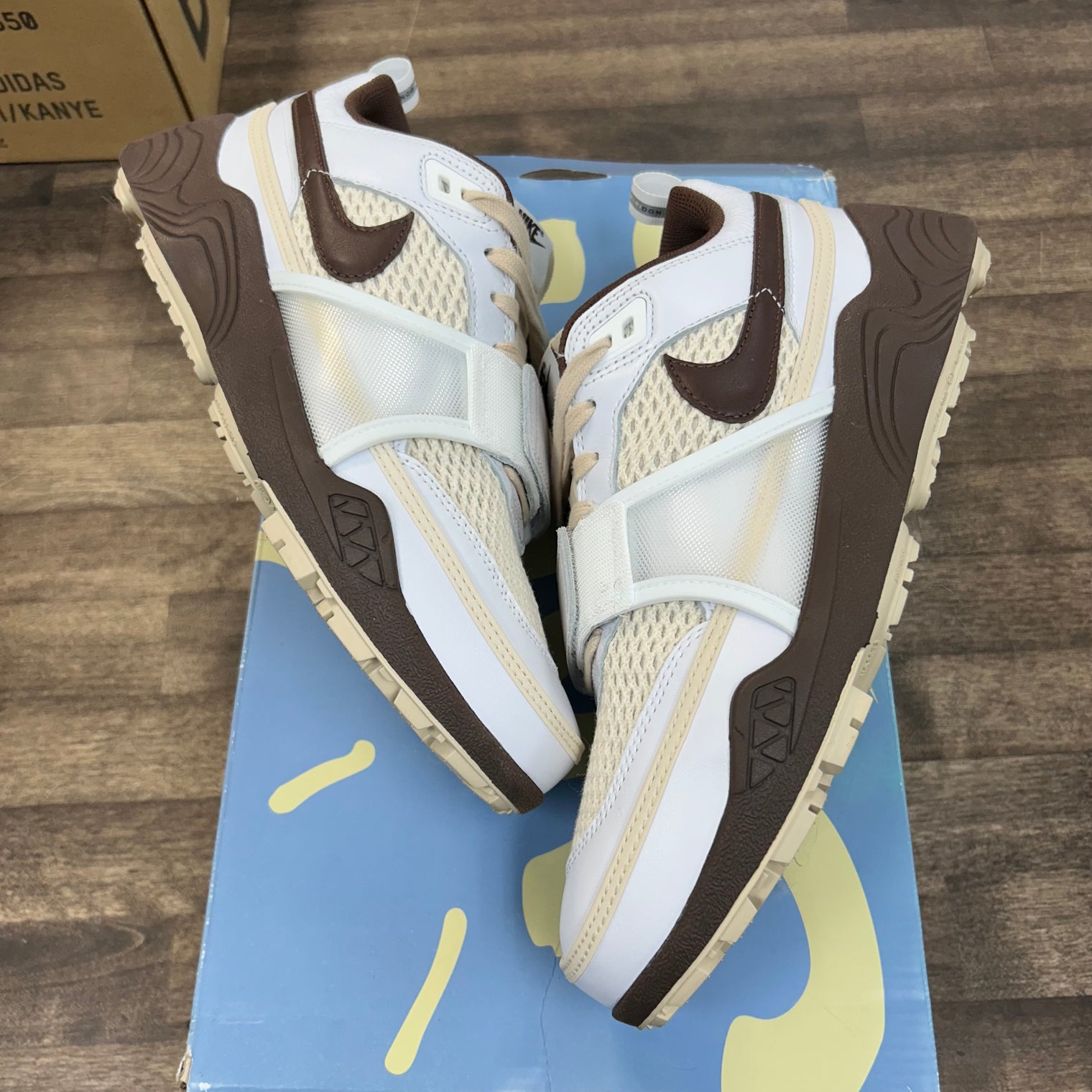 Light Chocolate Zoom Field Jaxx Travis Scott (USED)