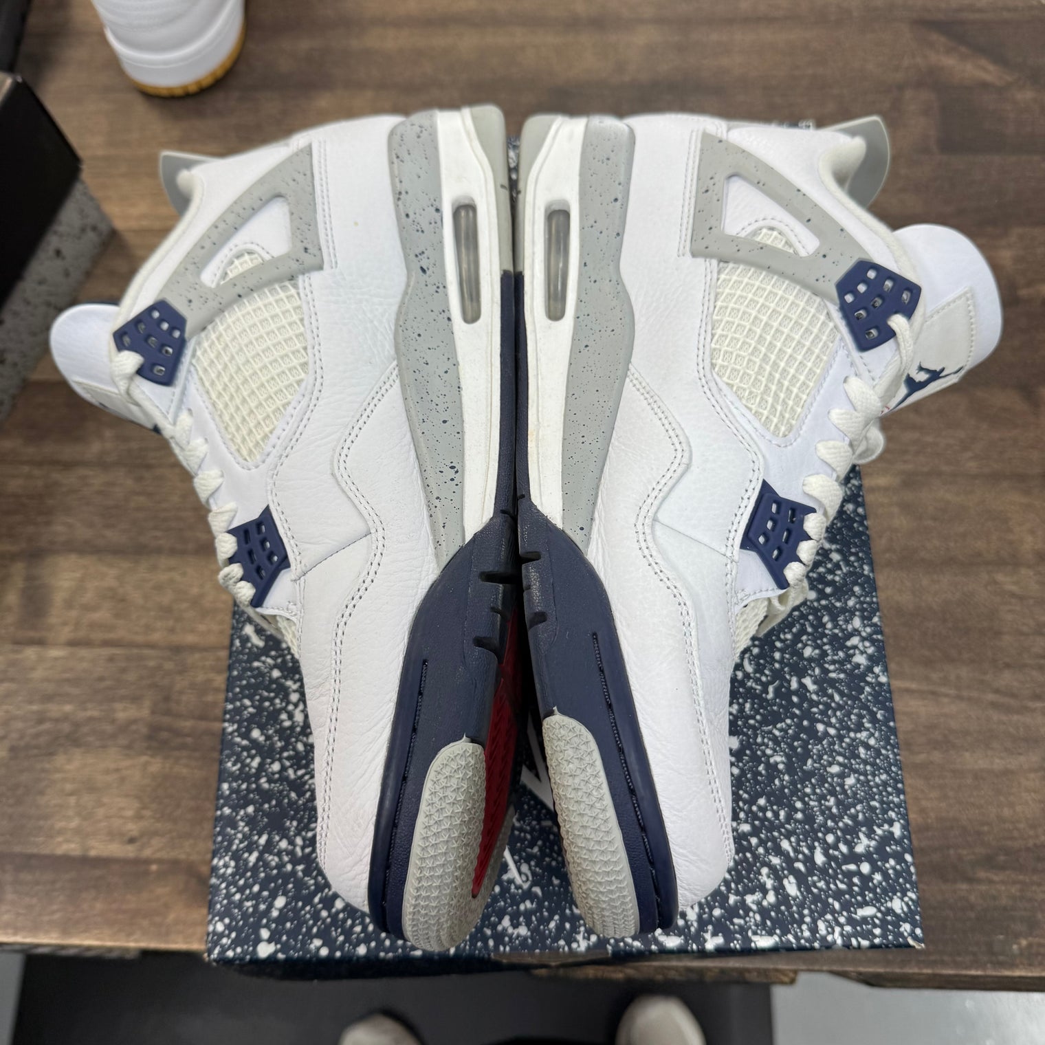 Midnight Navy Jordan 4 (USED)