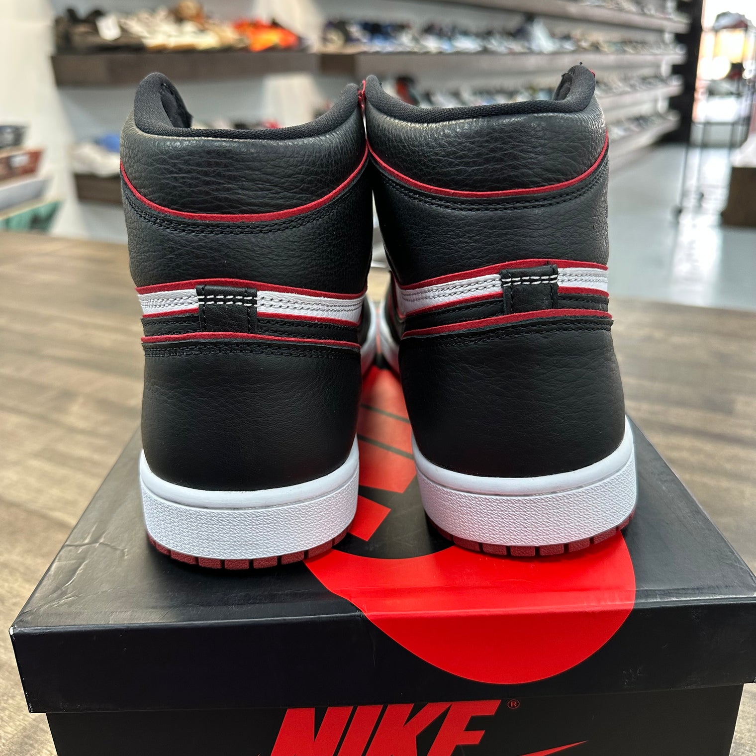 Bloodline Jordan 1 High Retro (USED)