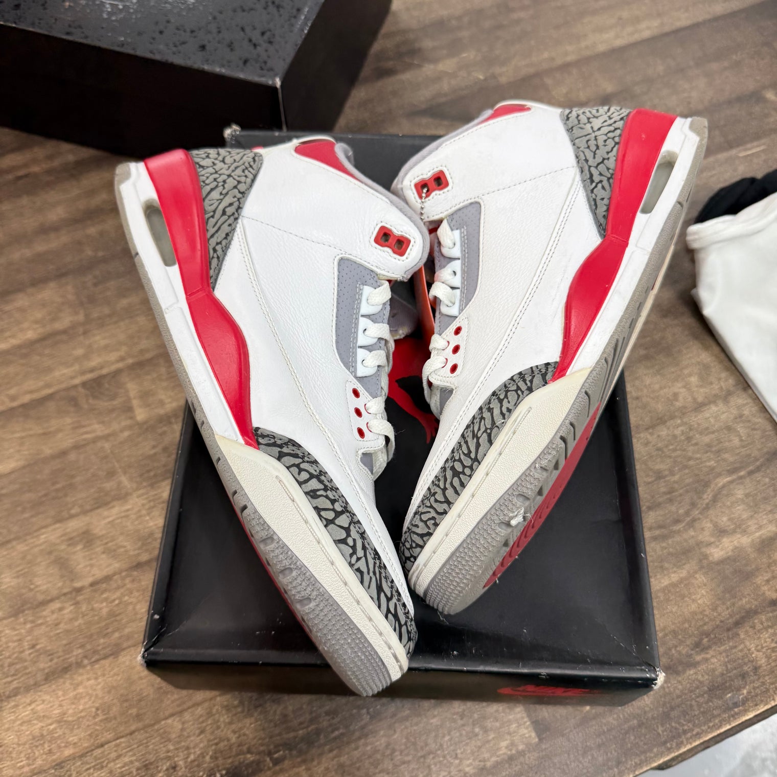 Fire Red Jordan 3 Retro (USED)