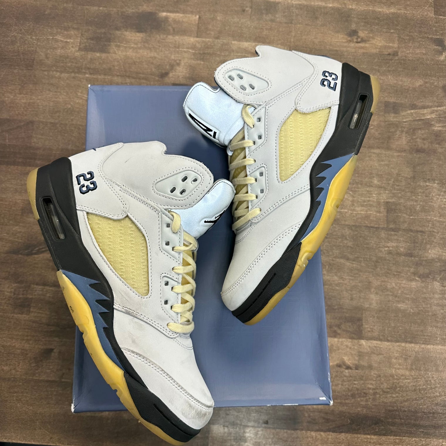 A Ma Maniere Dawn Jordan 5 (W) (USED)