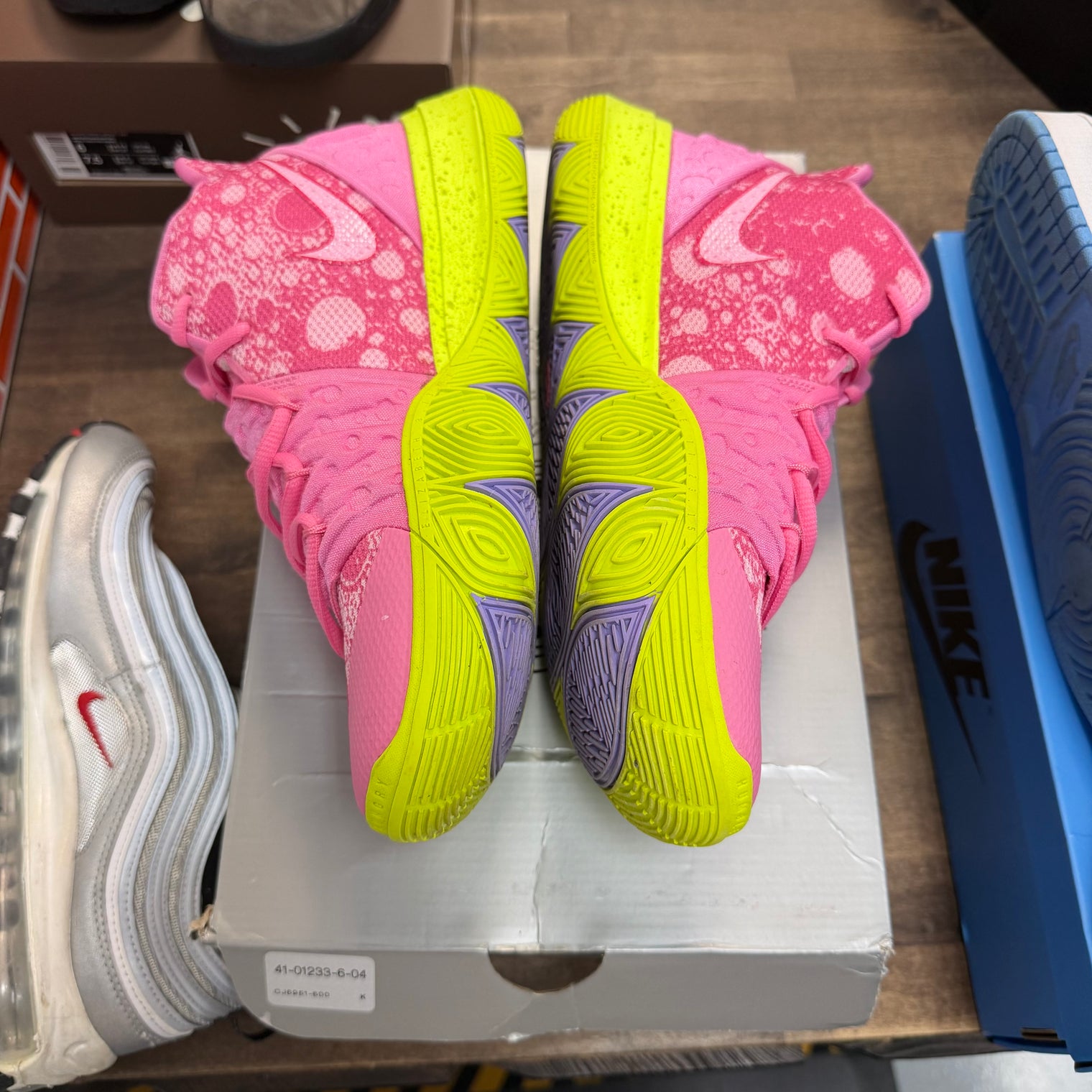 Nike Kyrie 5 Spongebob Patrick (US 9.5) (USED)