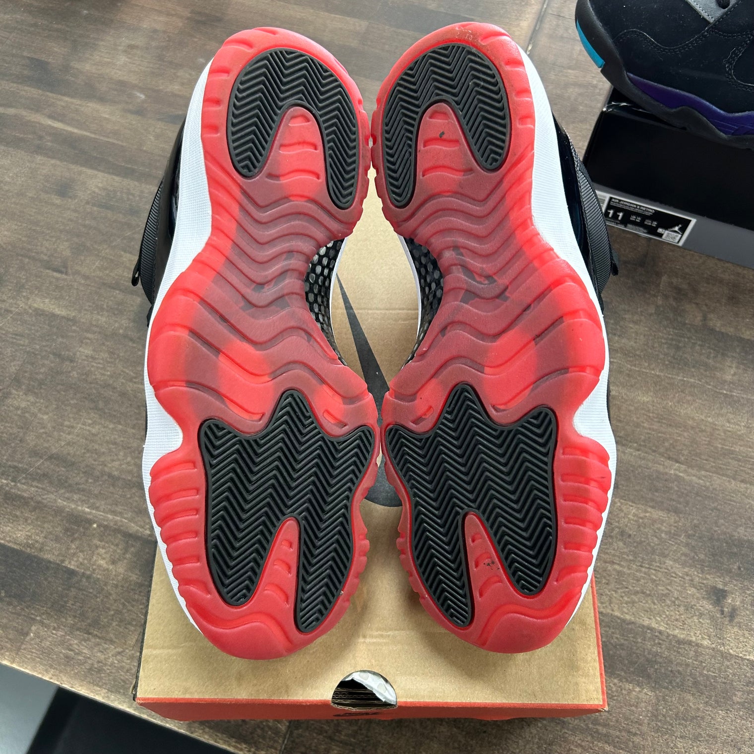 Bred Jordan 11 Retro Low (2025) (USED)