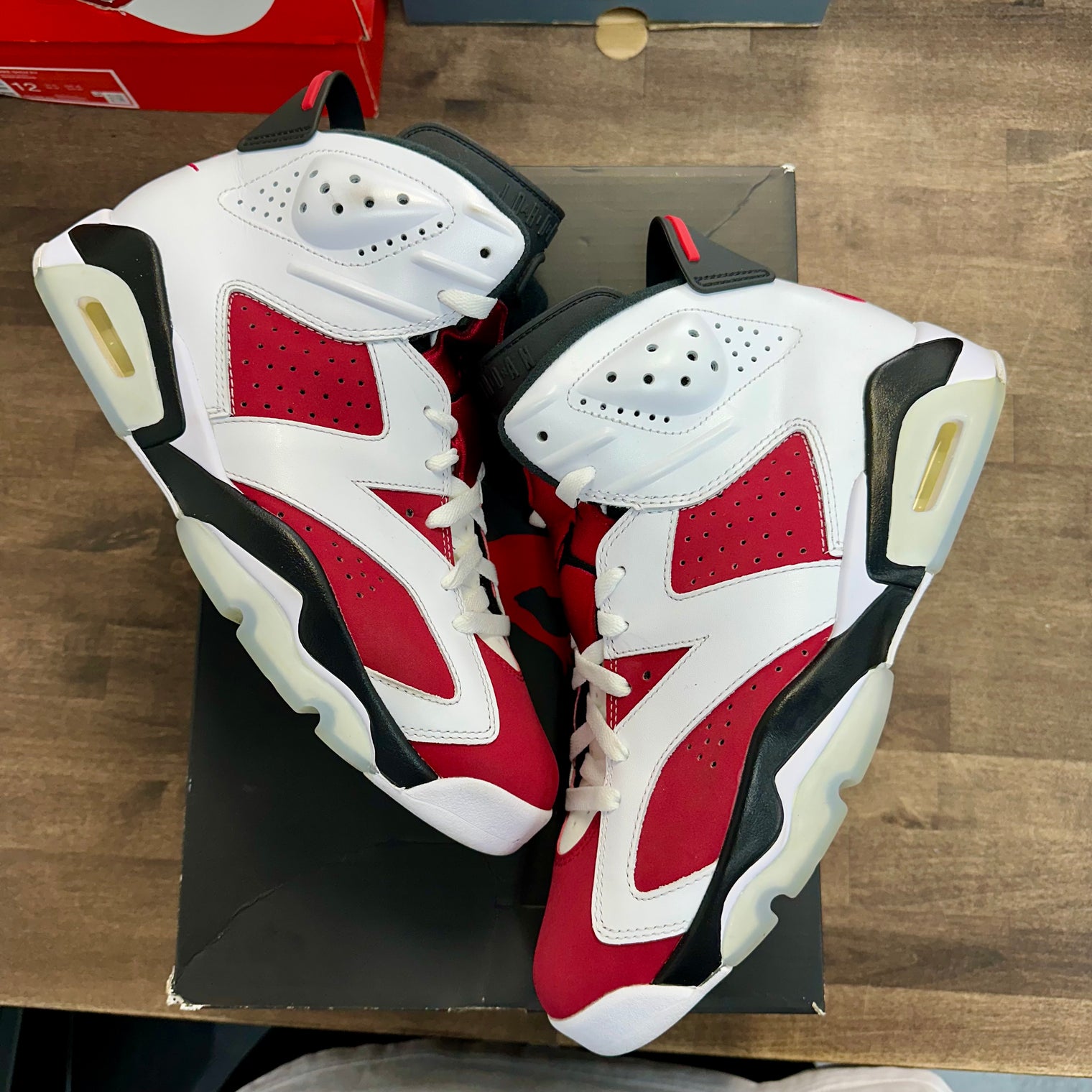 Carmine Jordan 6 Retro (USED)