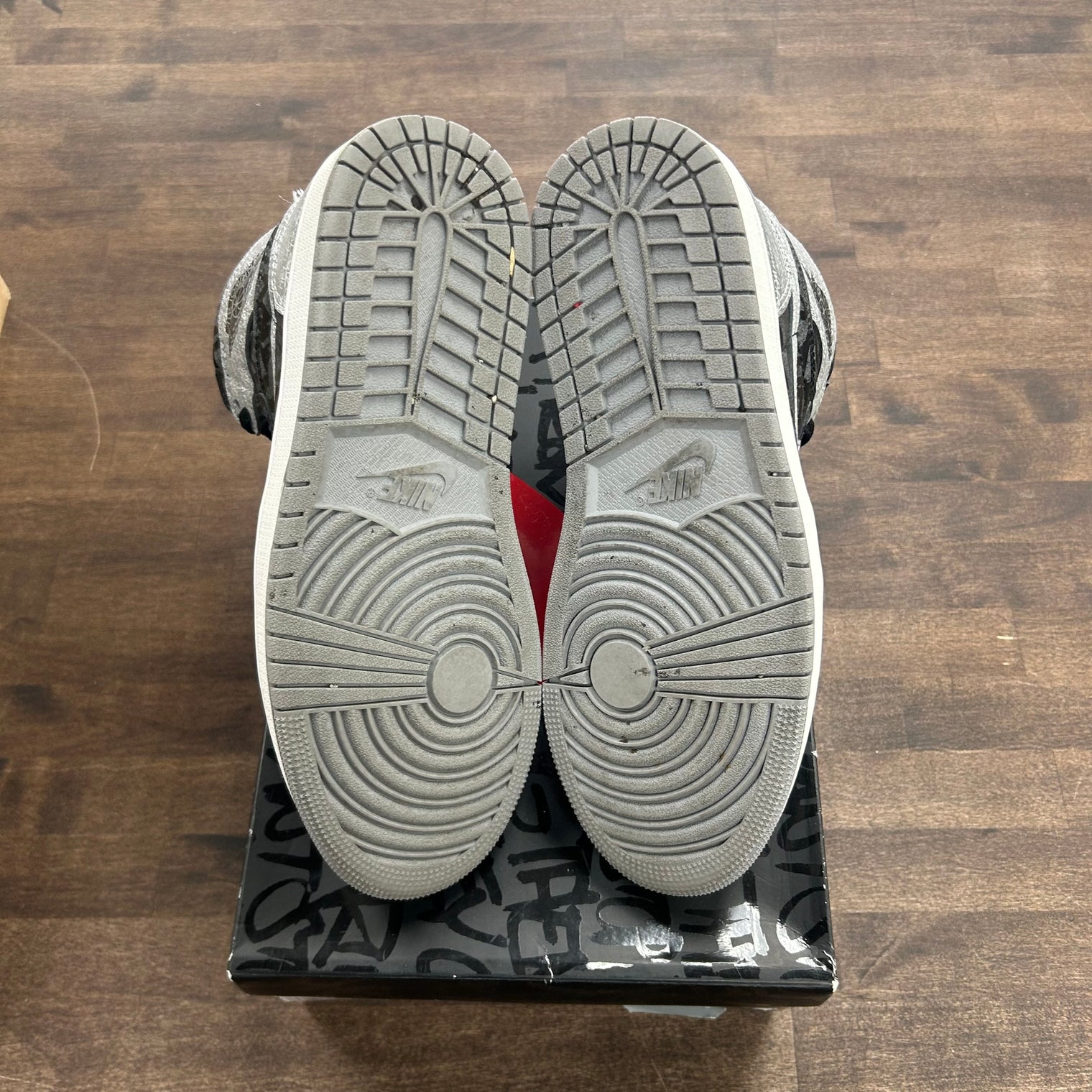 Jordan 1 Retro High OG Rebellionaire (US 8) (USED)