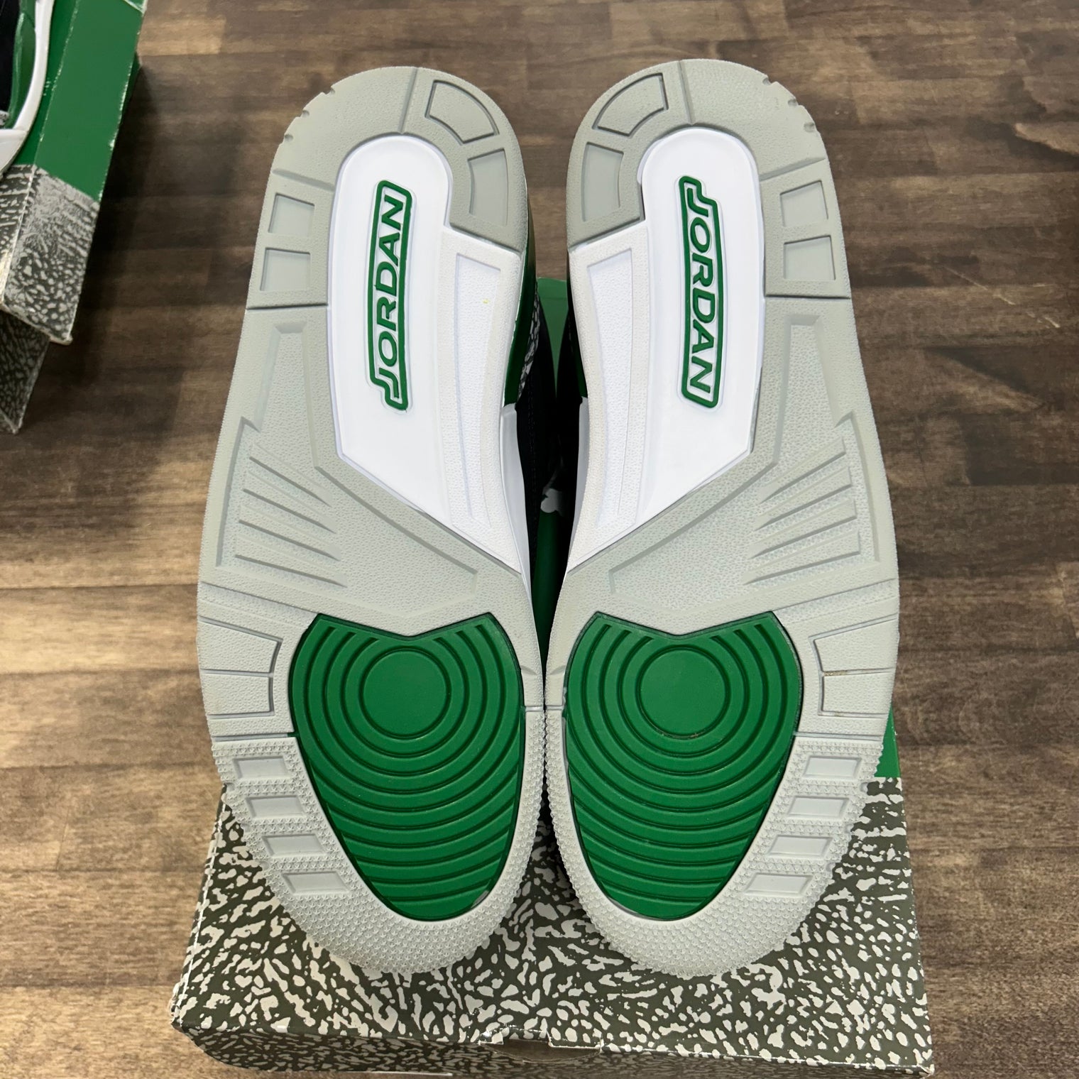 Pine Green Jordan 3 Retro (Used)