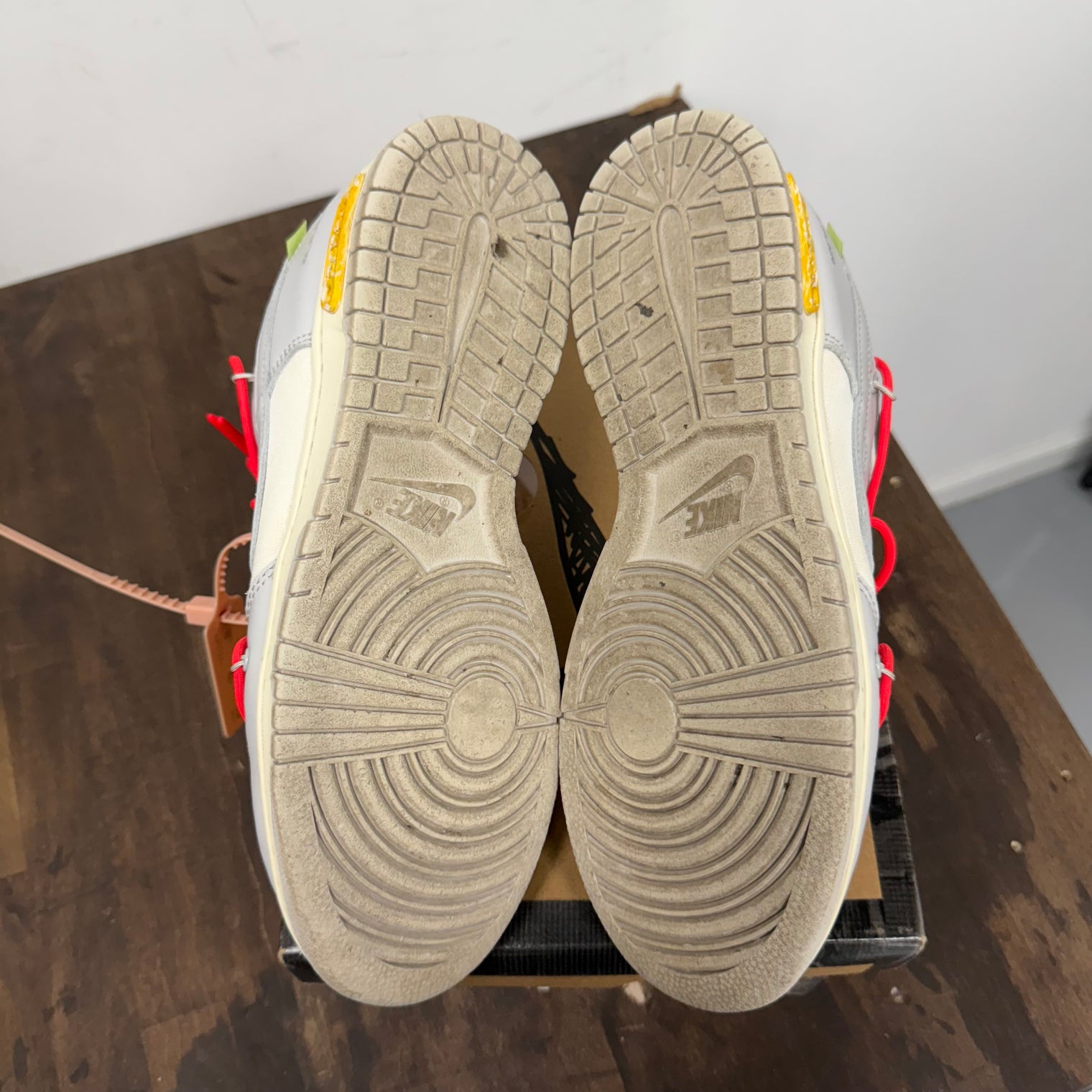Lot 06 of 50 Off-White Dunk Low (USED)