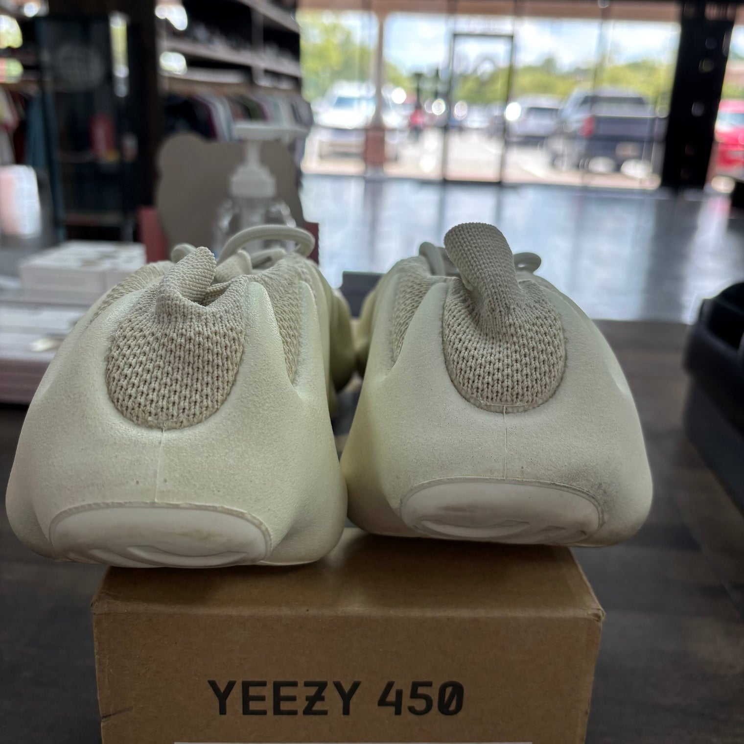 Cloud Yeezy 450 (USED)