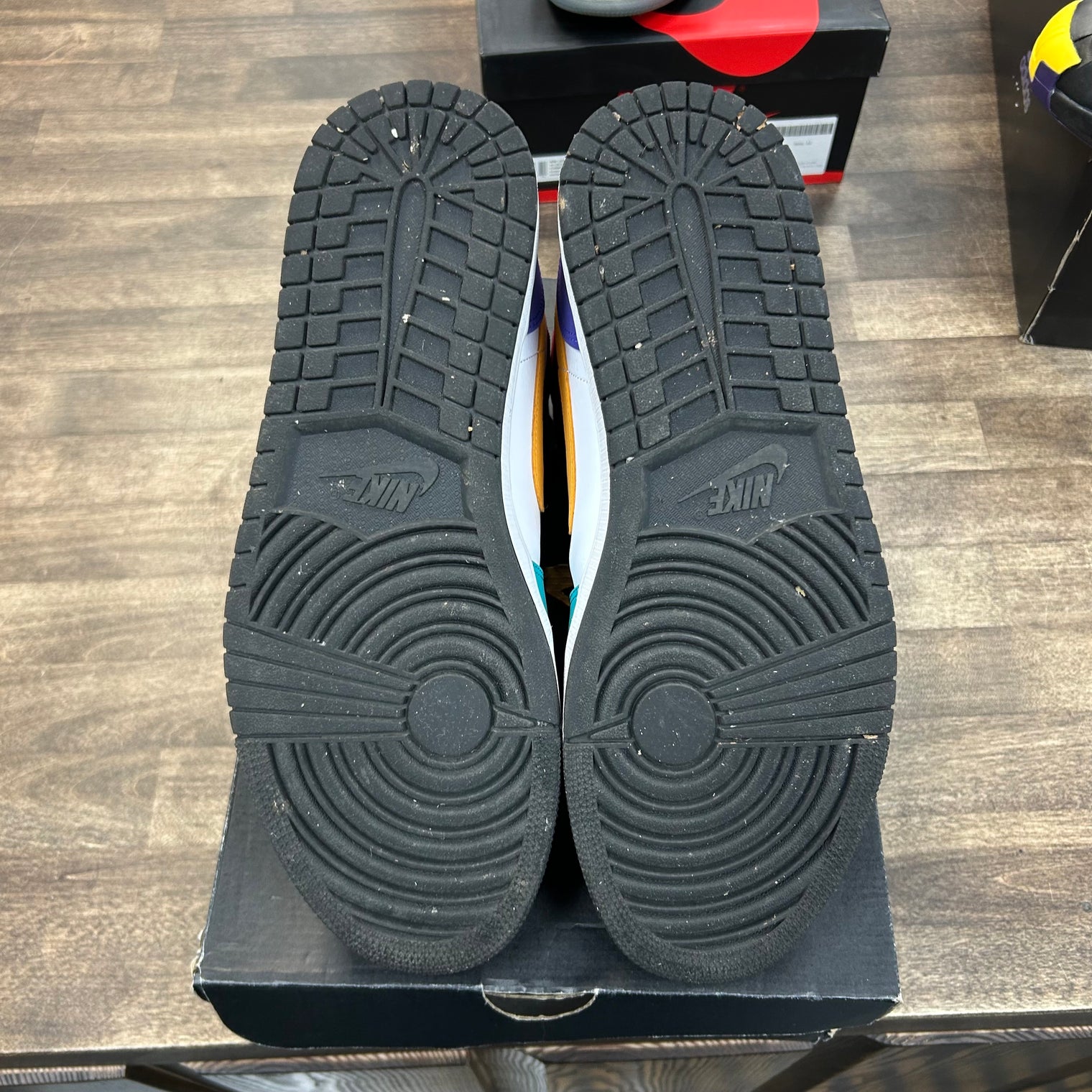 Bred Multi-Color Jordan 1 Mid (USED)