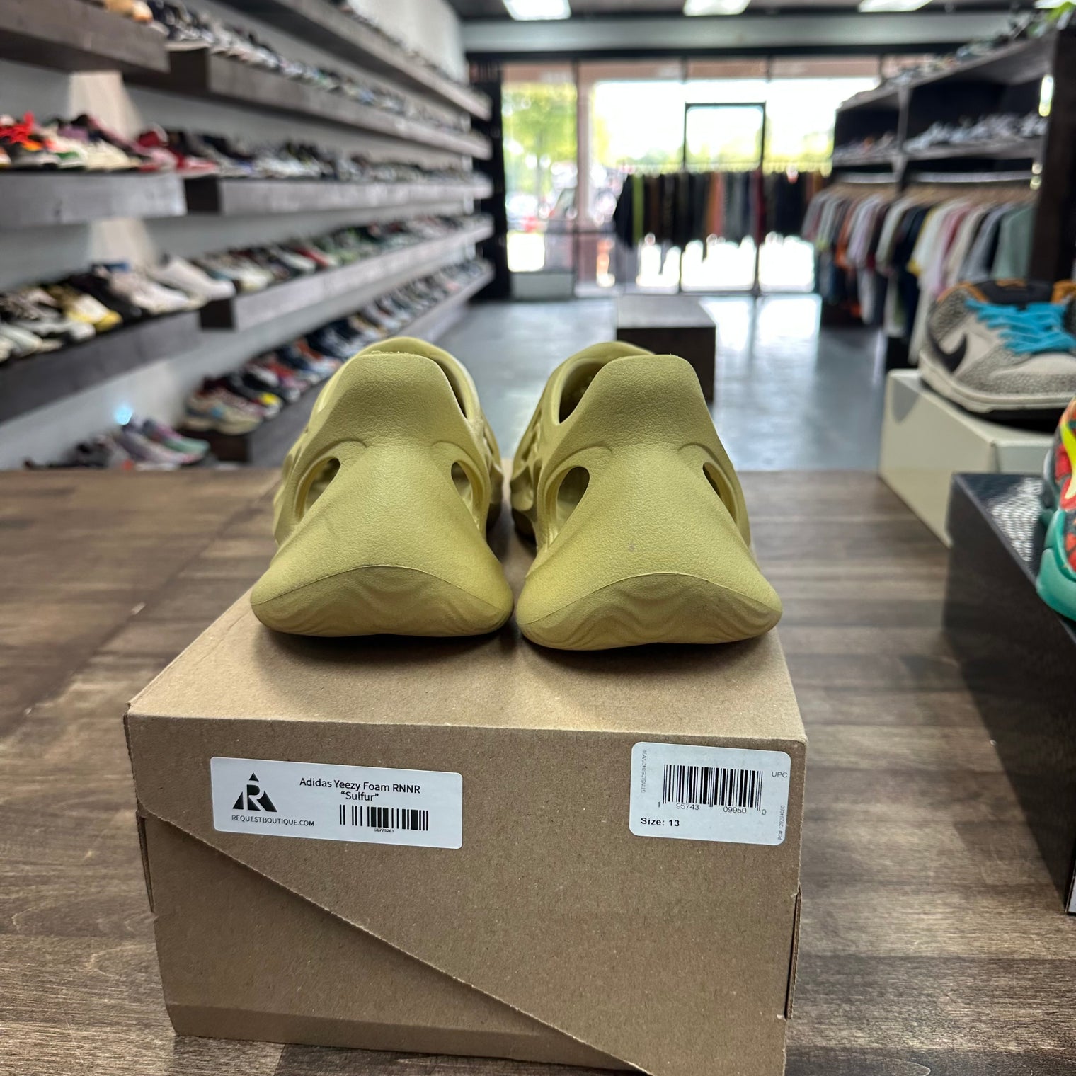 Sulfur Yeezy Foam RNNR (Used)