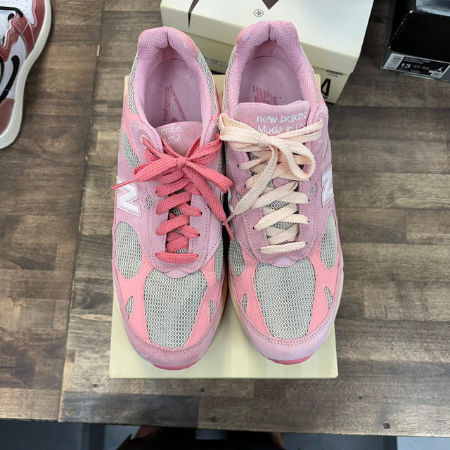 Joe Freshgoods Art Powder Pink New Balance 993 (USED)