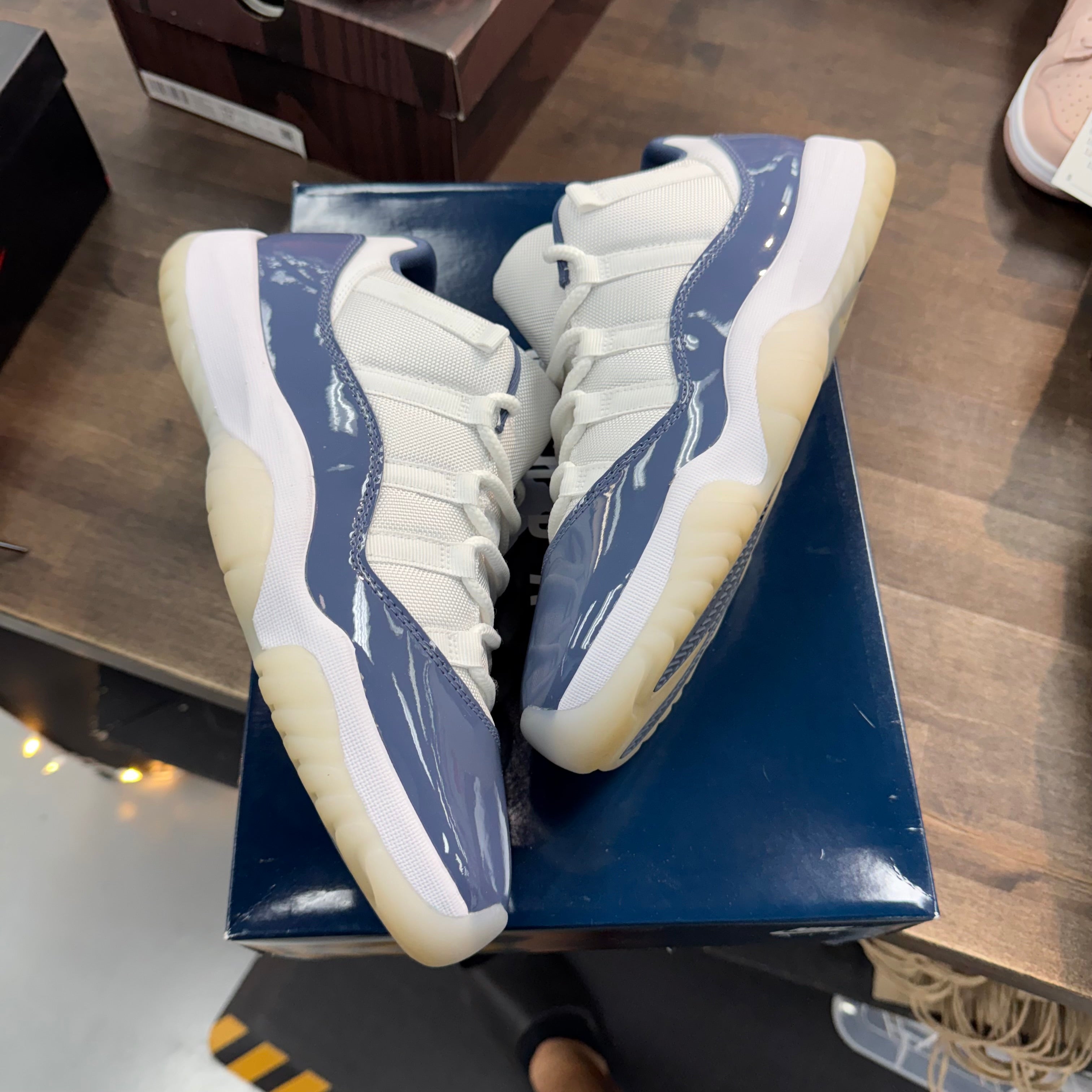 Jordan 11 Retro Low Diffused Blue Size 10.5 (Pre-Owned)