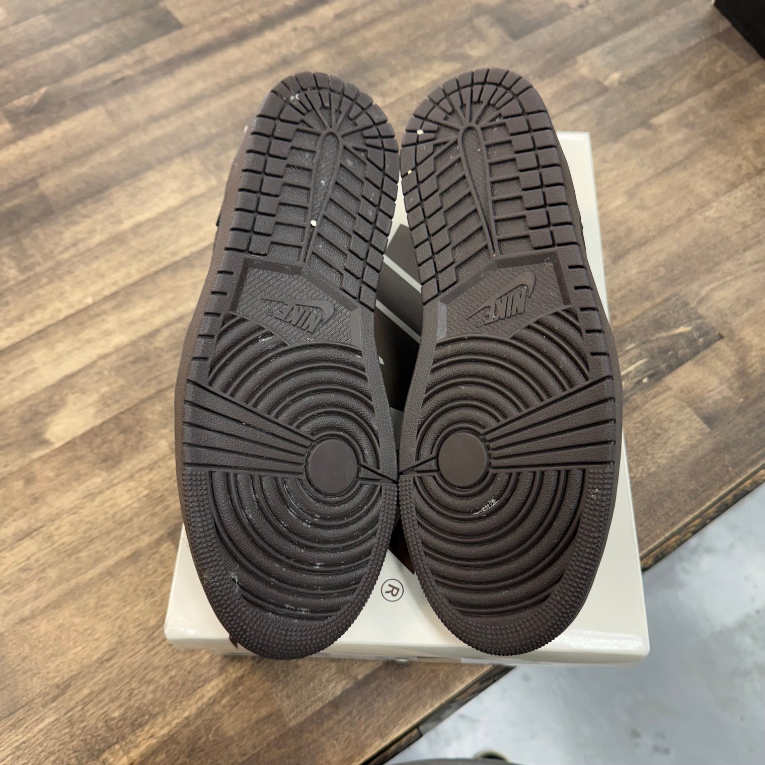Travis Scott Velvet Brown Jordan 1 Retro Low OG SP (USED)