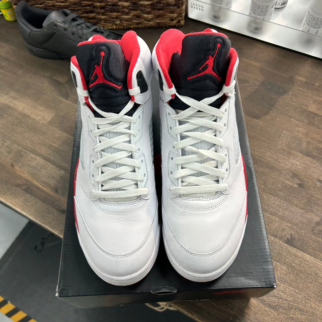 Fire Red Black Tongue Jordan 5 (USED)