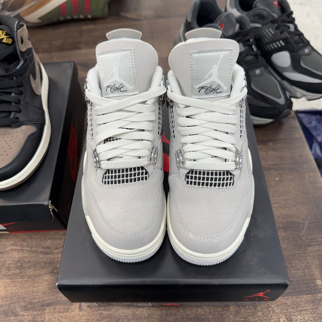 Frozen Moment Jordan 4 (W) (USED)