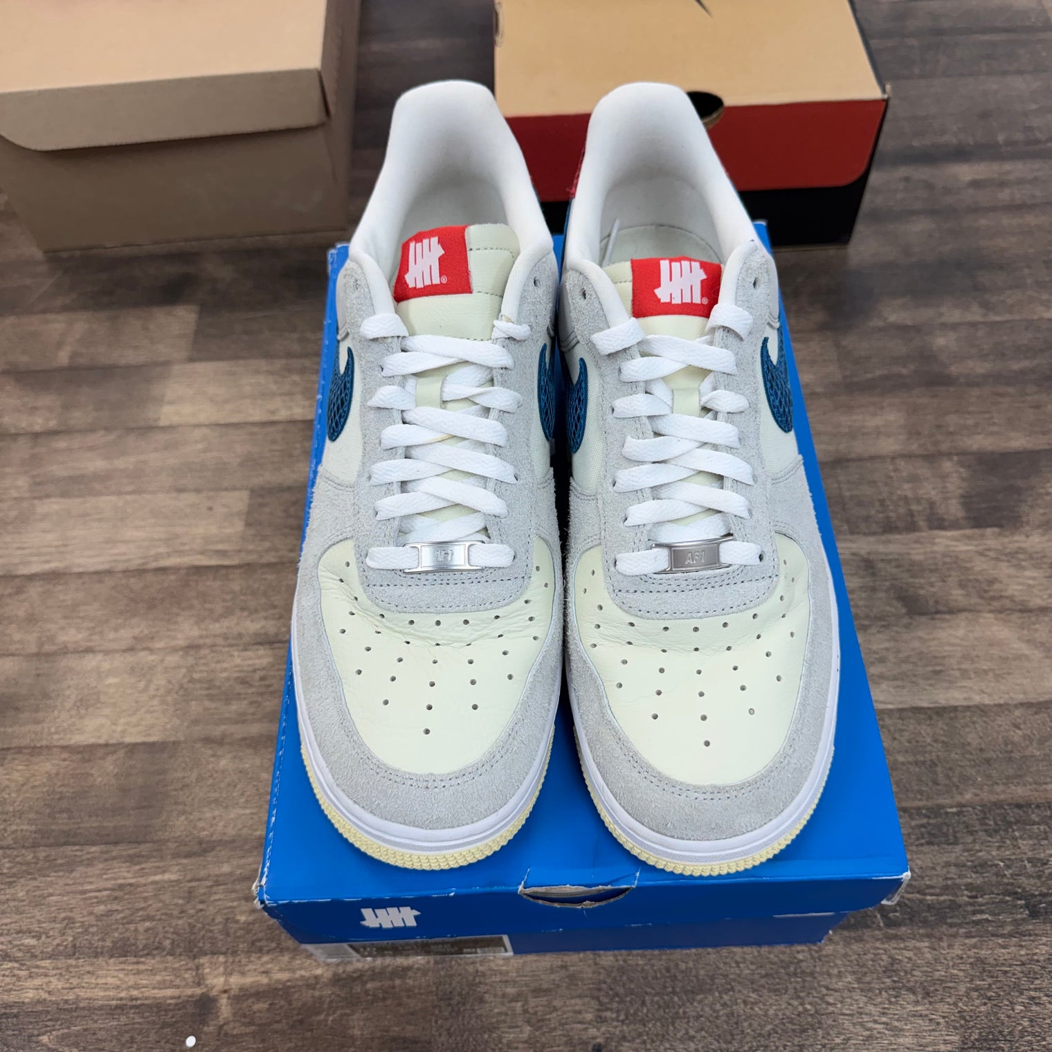 Undefeated 5 On It Dunk vs. AF1 Nike Air Force 1 Low (USED)