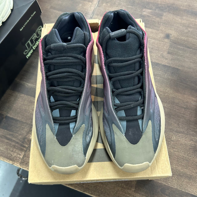 Carbon Fade Yeezy 700 V3 (USED)
