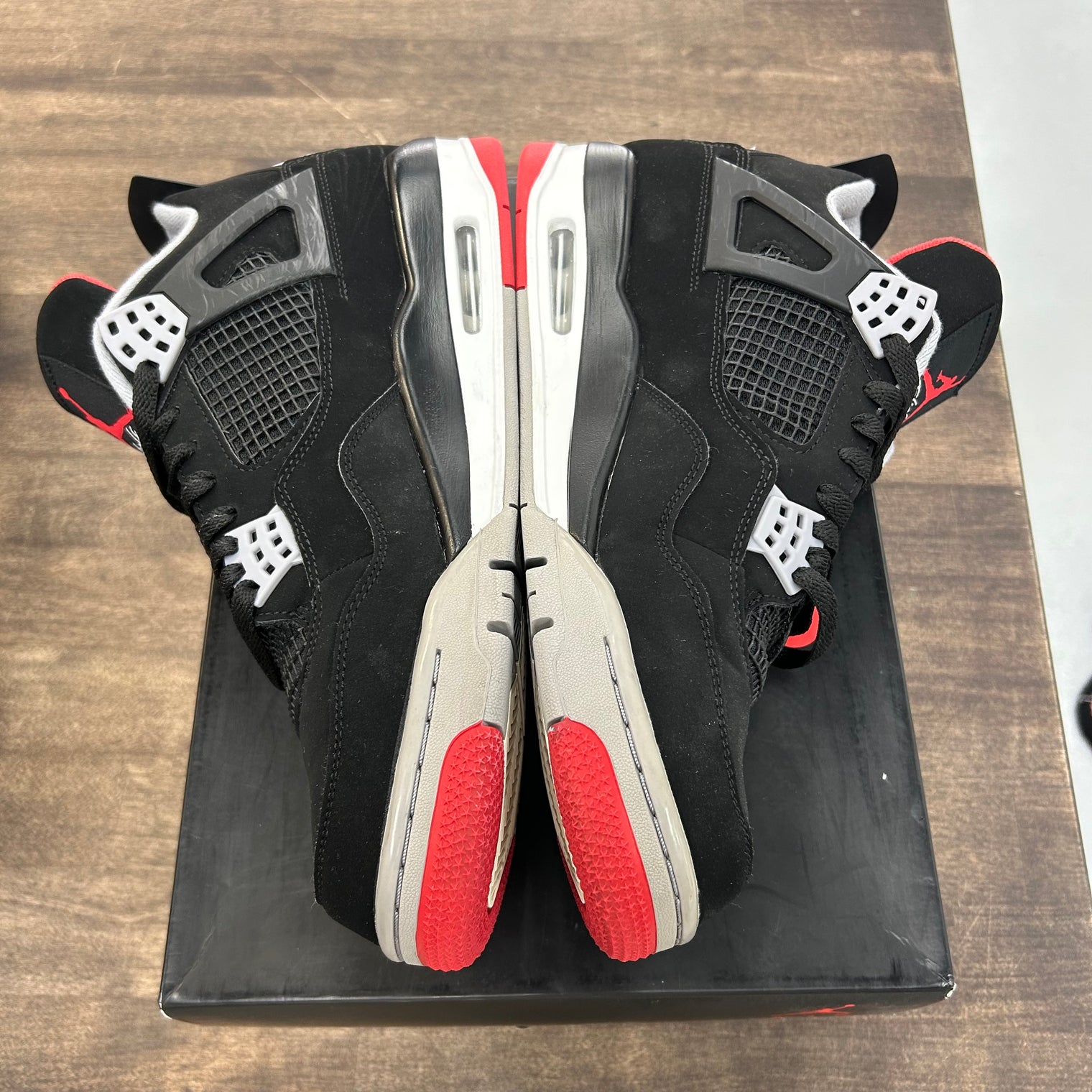 Bred Jordan 4 (2019) (USED)