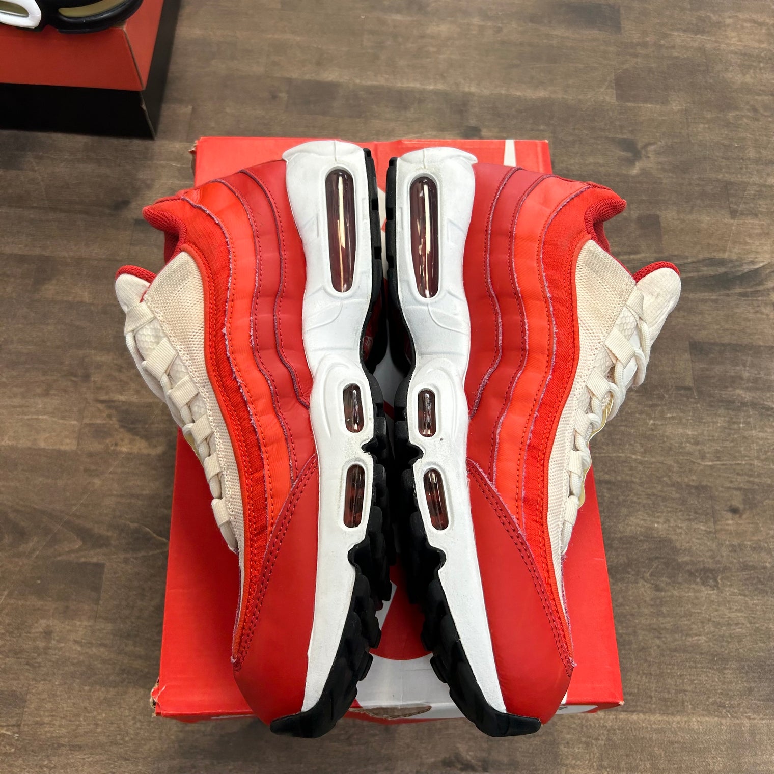 Picante Red Air Max 95 (USED)