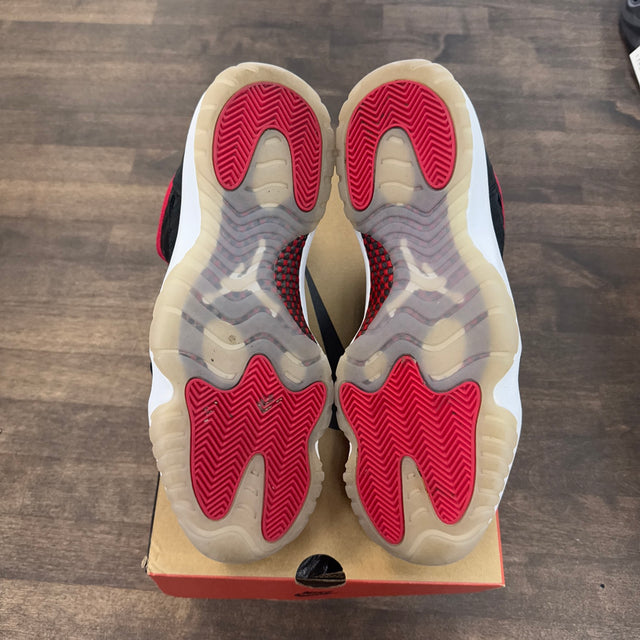 Bred Jordan 11 IE (USED)