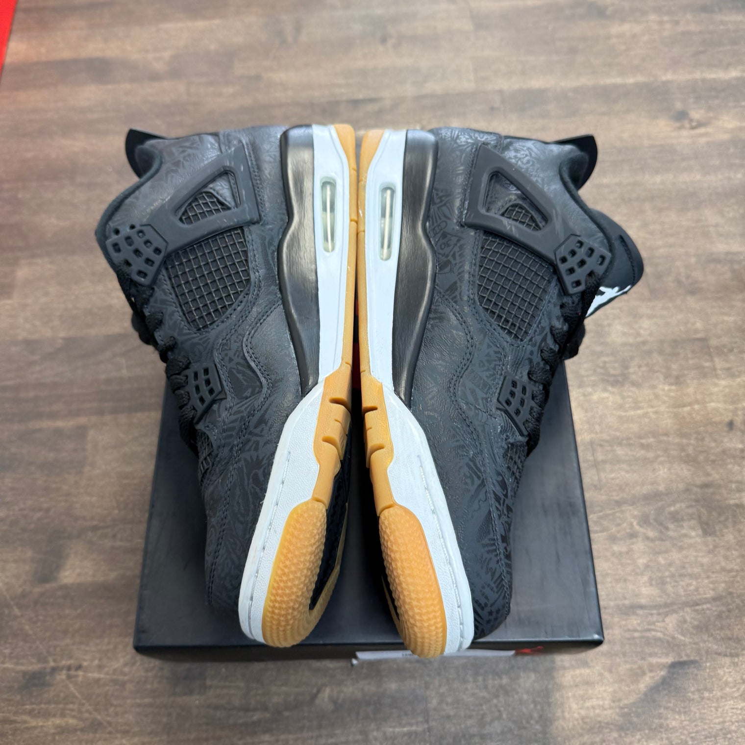 Black Laser Gum Jordan 4 Retro (USED)