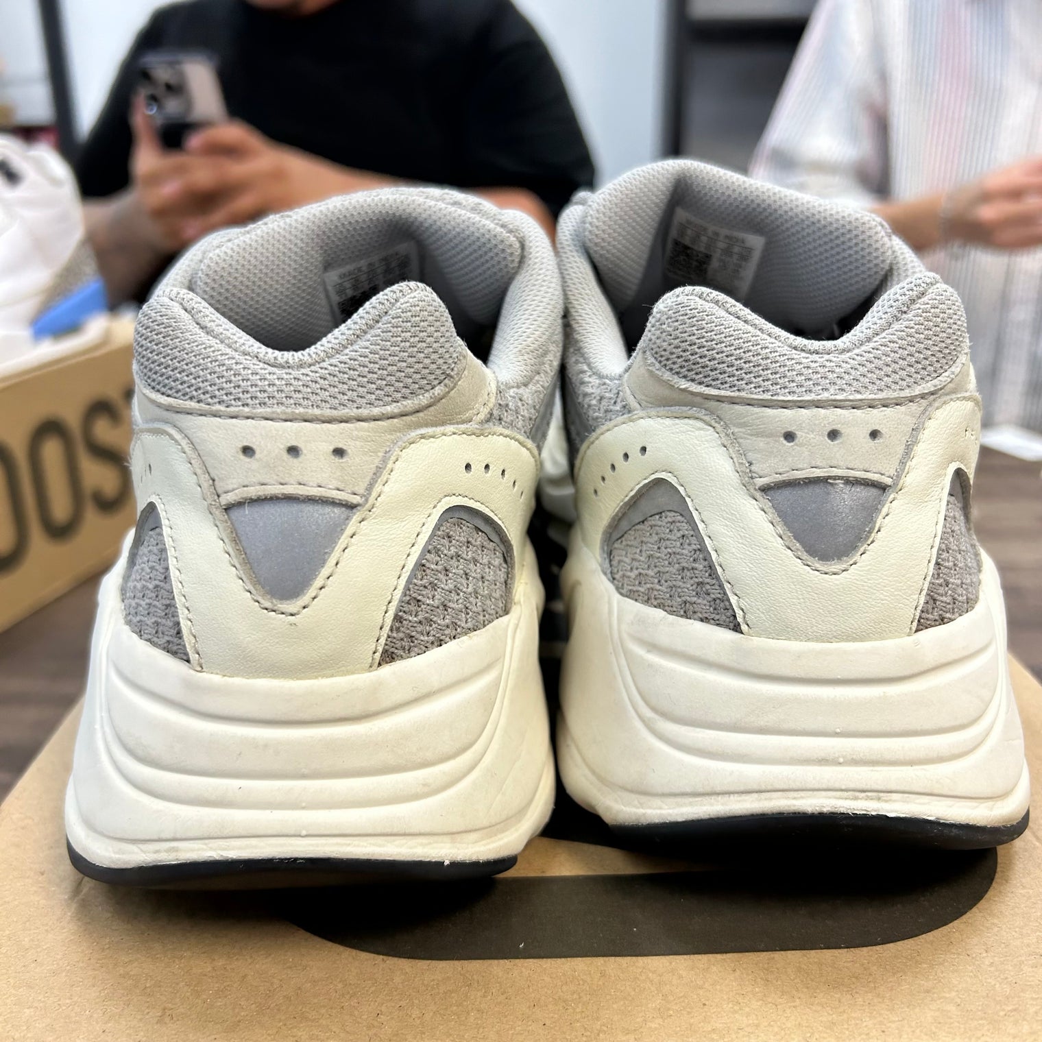 Static Yeezy 700 (USED)