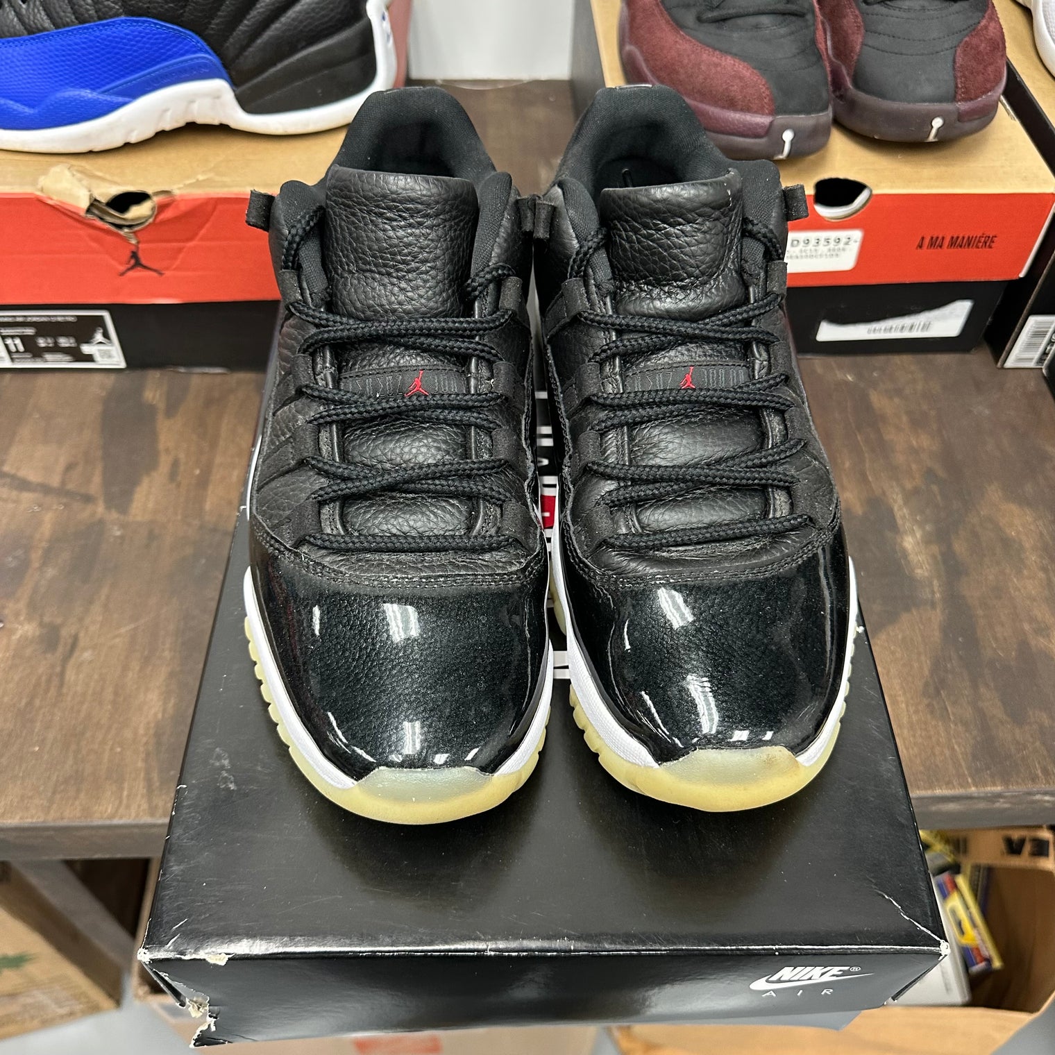 72-10 Jordan 11 Low (USED)