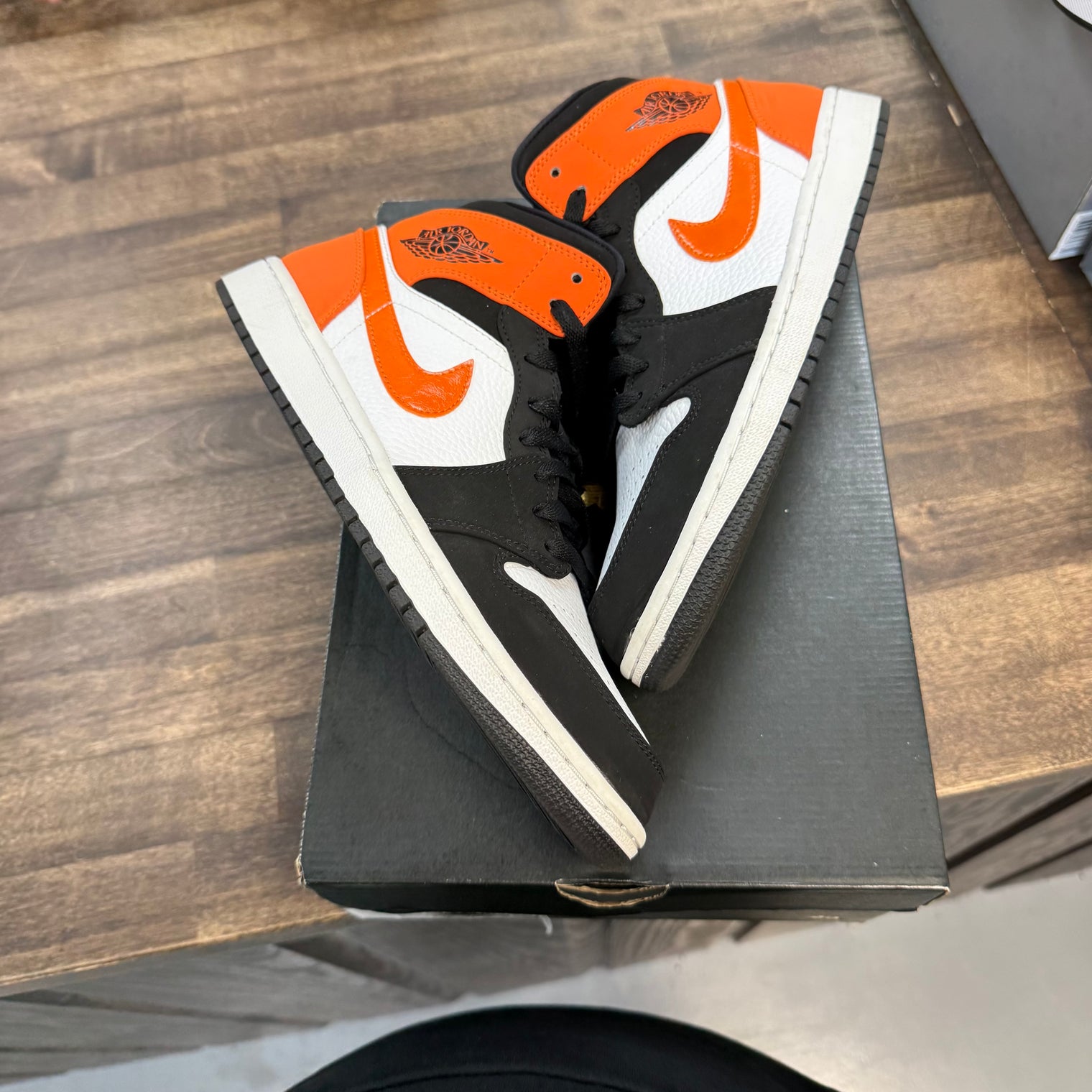 Shattered Backboard Jordan 1 Mid (USED)