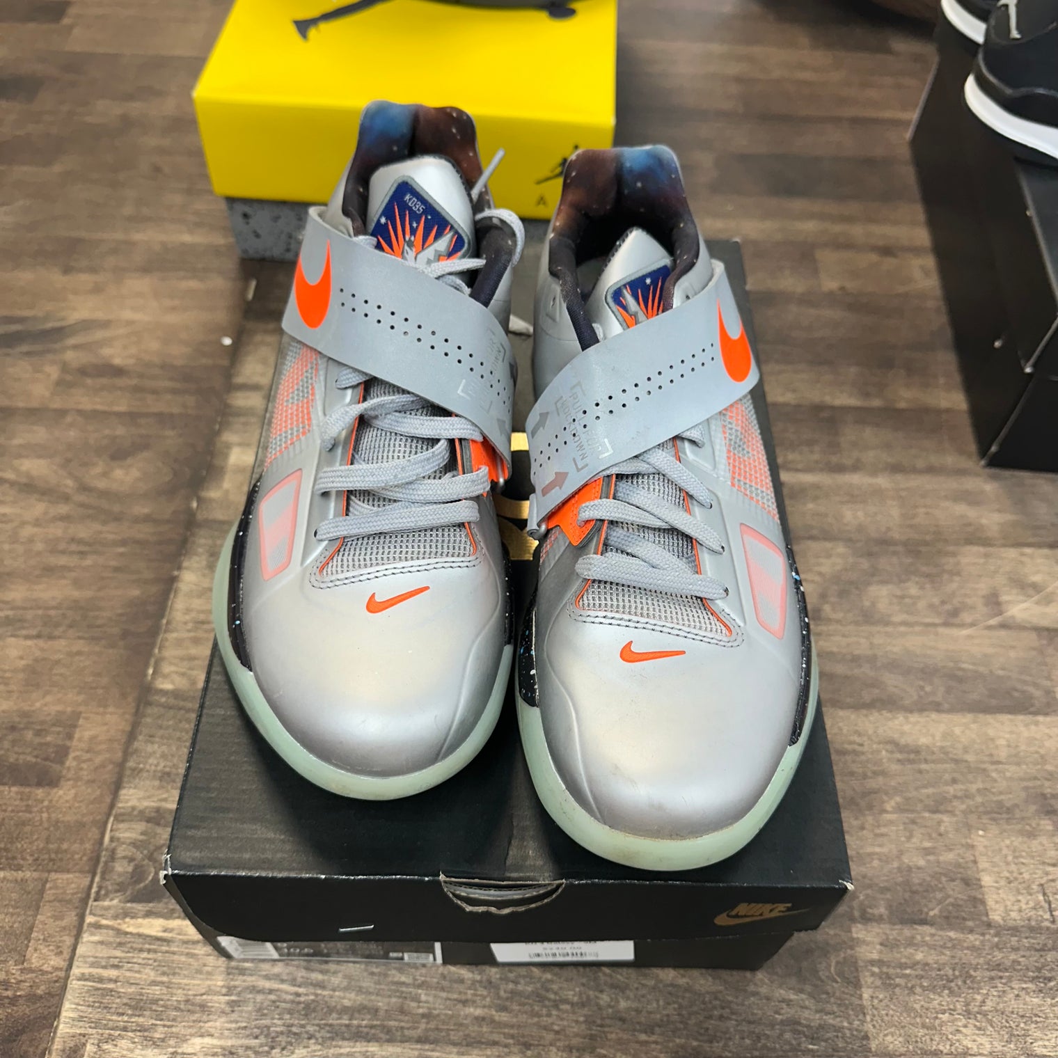 Galaxy Nike KD 4 (Used)