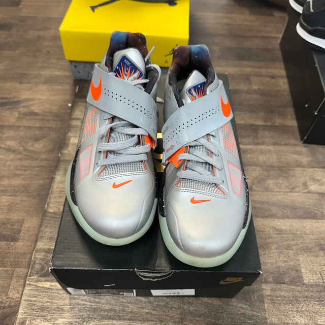 Galaxy Nike KD 4 (Used)