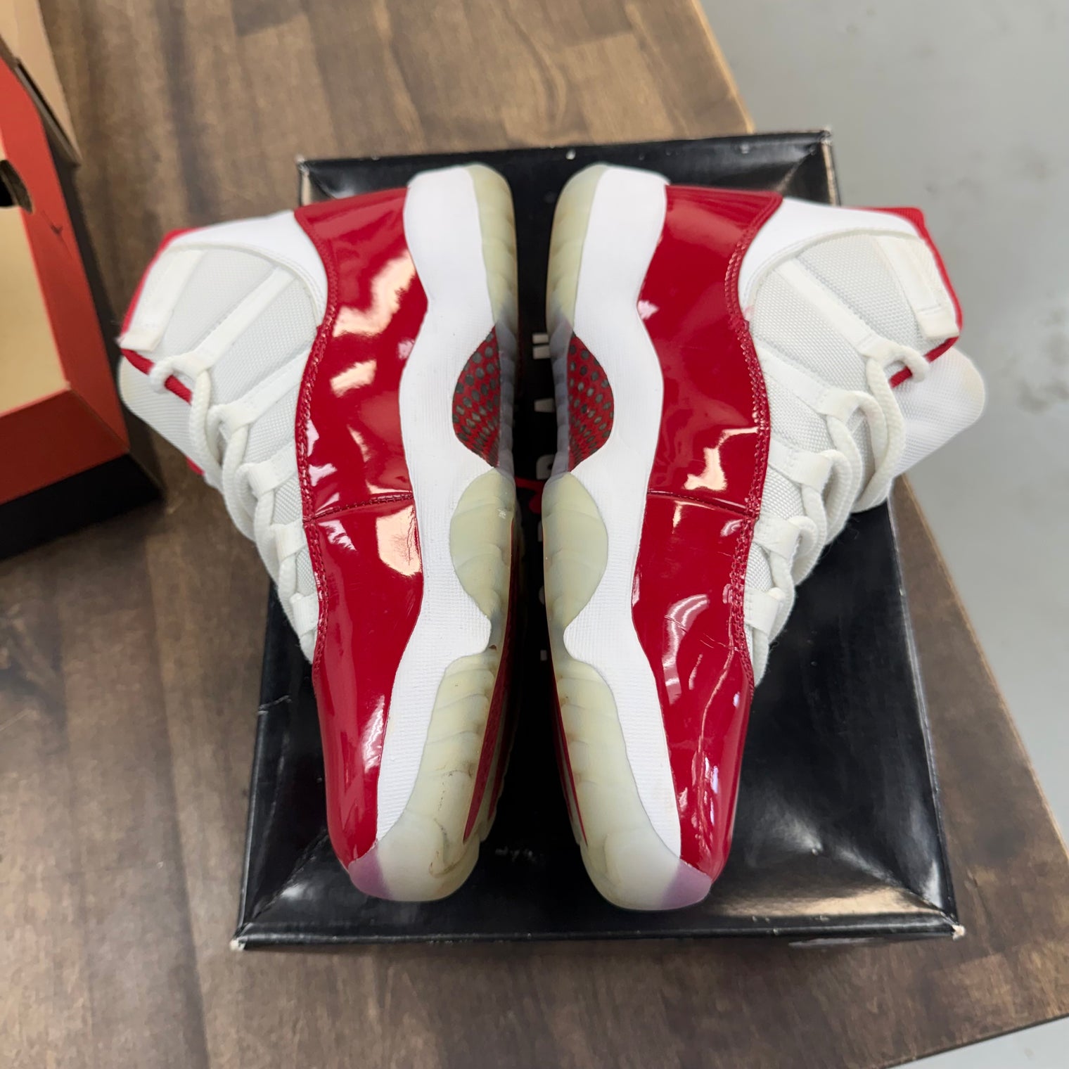 Cherry Jordan 11 Retro 2021 (USED)