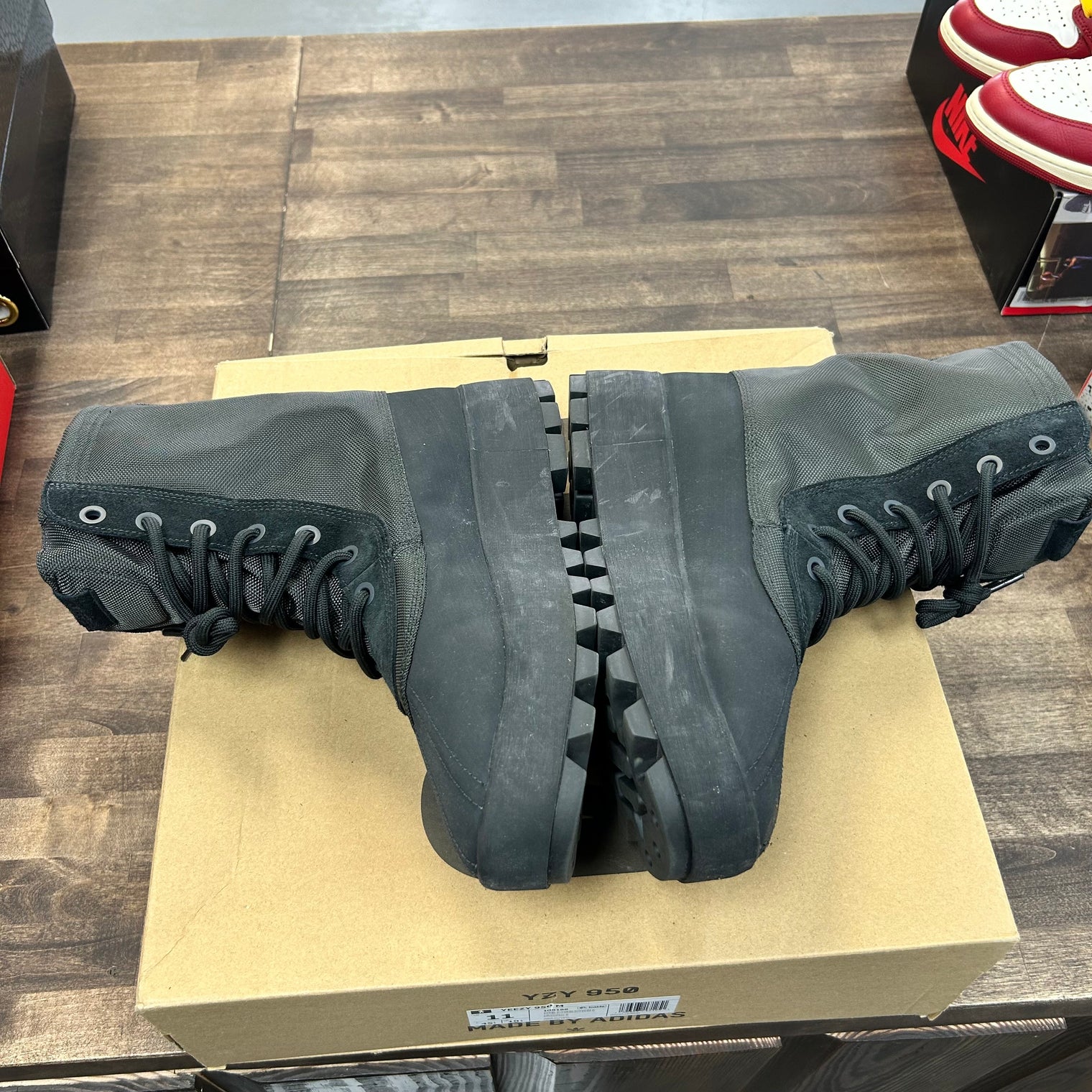 Pirate Black Yeezy 950 Boot (USED)