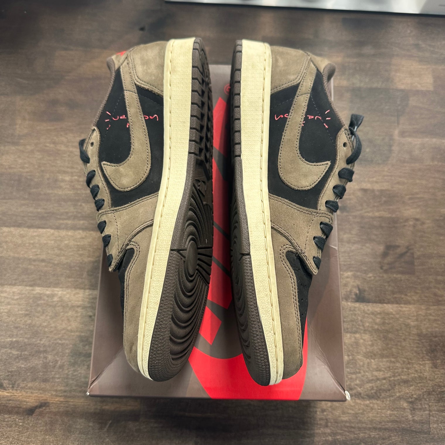 Mocha Travis Scott Jordan 1 Low OG SP (USED)