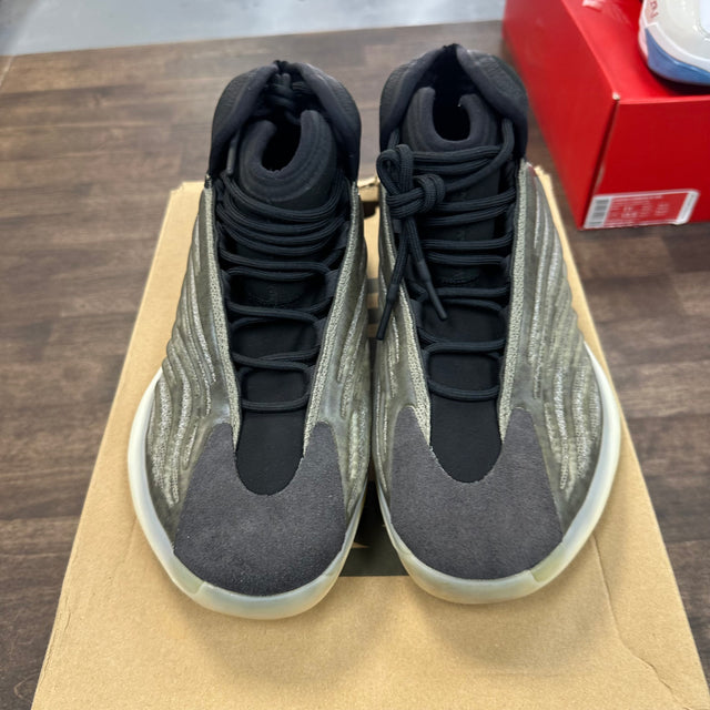 Barium Quantum Yeezy QNTM (USED)