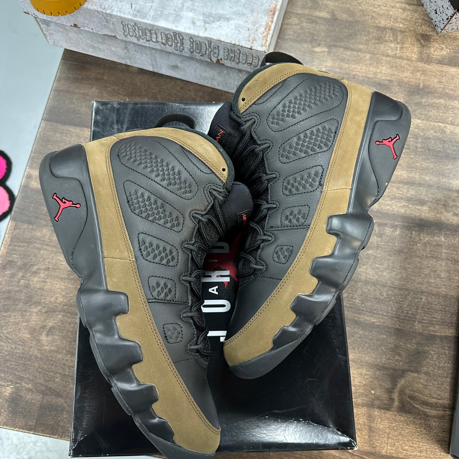Olive Jordan 9 Retro (2024) (USED)
