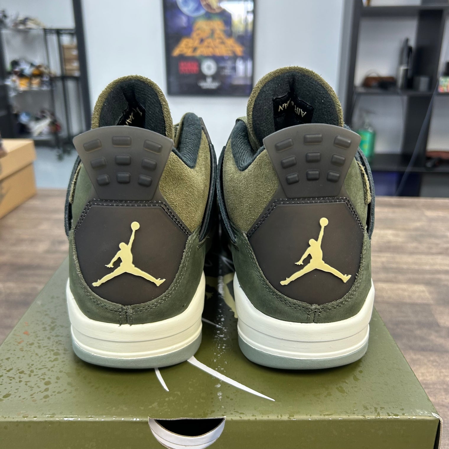 Craft Olive Jordan 4 (USED)