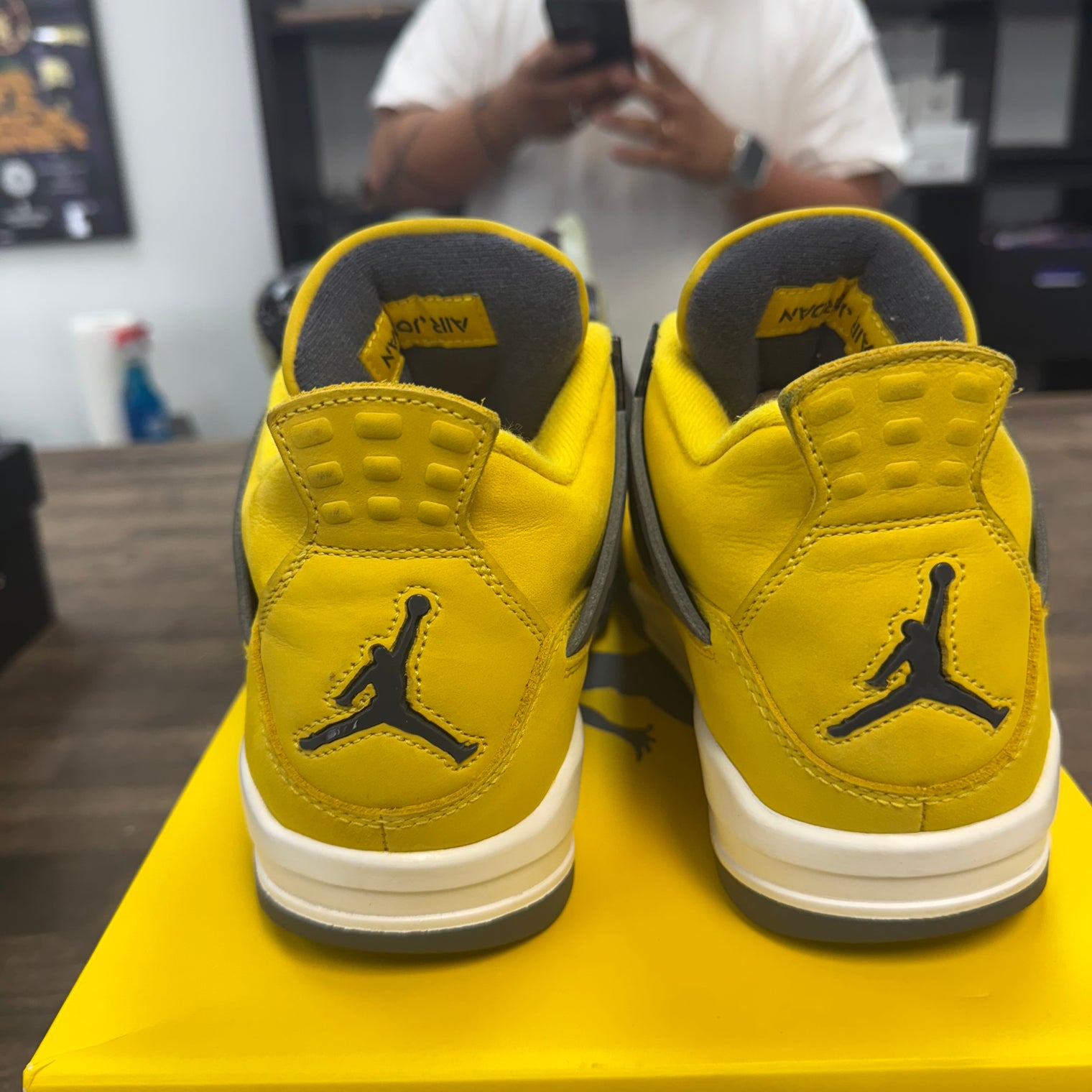 Lightning Jordan 4 Retro (Used)