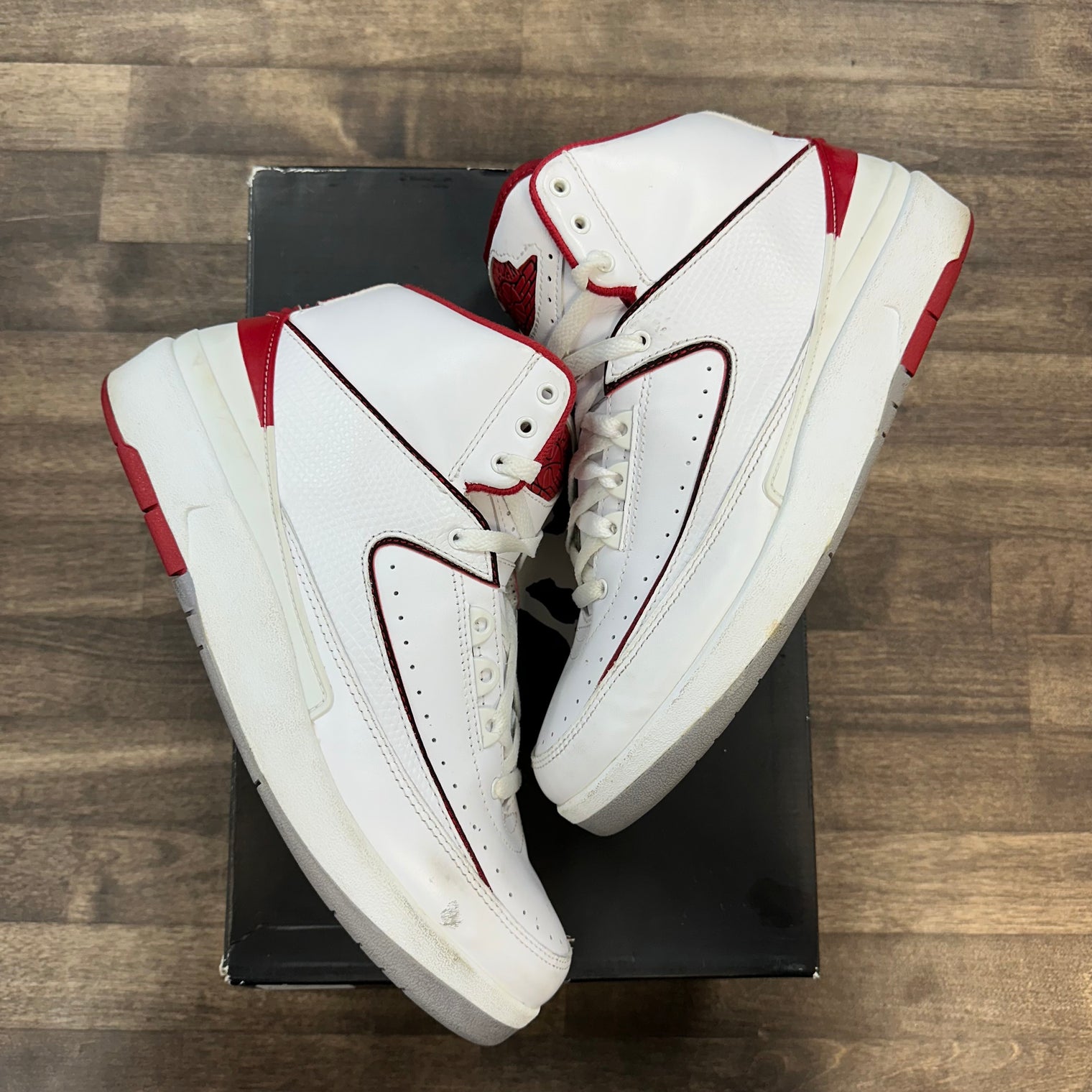 Jordan 2 Retro White Red (2014) (US 8.5) (USED)
