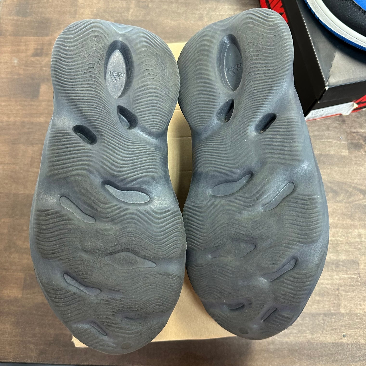 Onyx Yeezy Foam RNNR (USED)