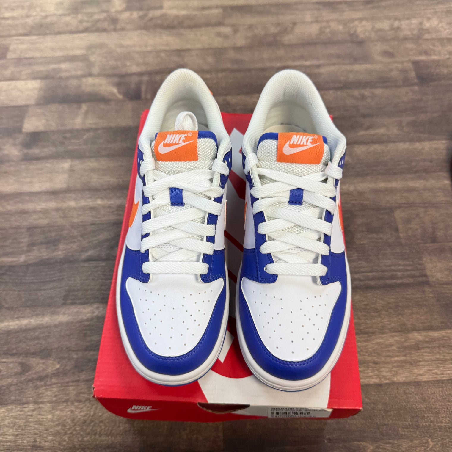 Nike Dunk Low Knicks (US 6Y) (USED, Strong Smoke Smell)