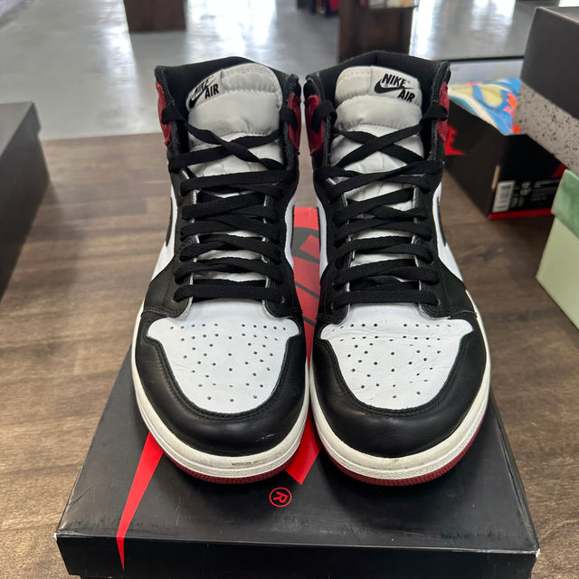 Black Toe Jordan 1 High (USED)