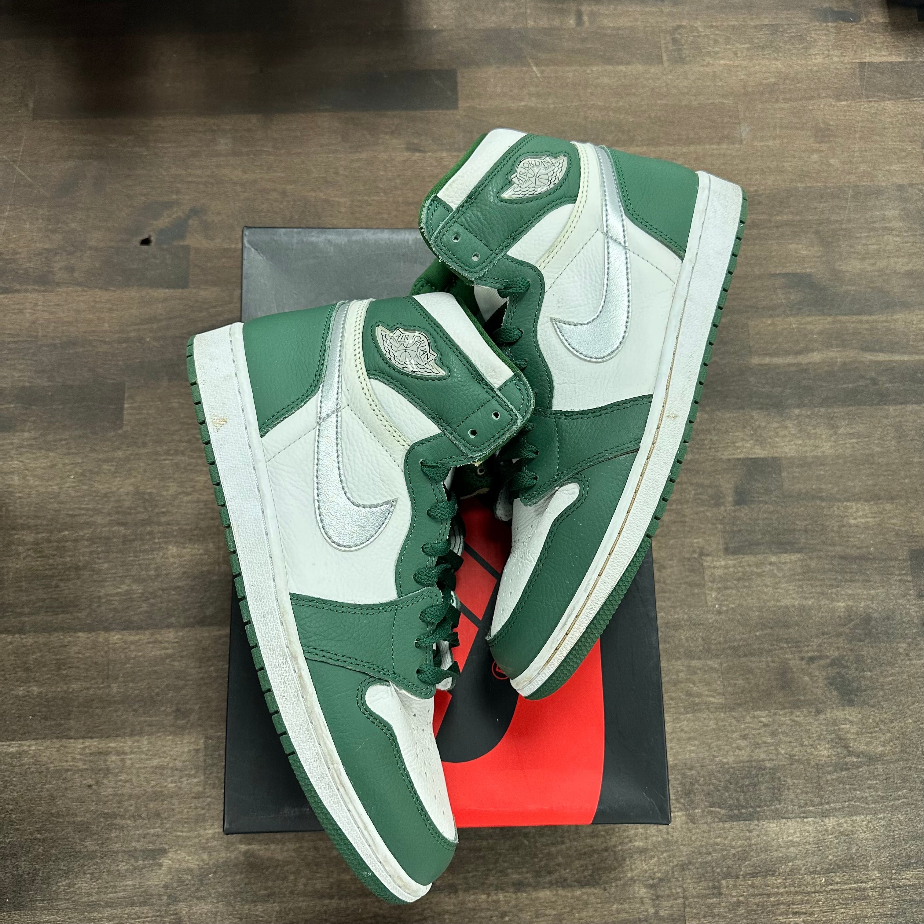 Jordan 1 Retro High OG Gorge Green (US 11) (USED, Replacement Box) Size 11 (Pre-Owned) - Image 1