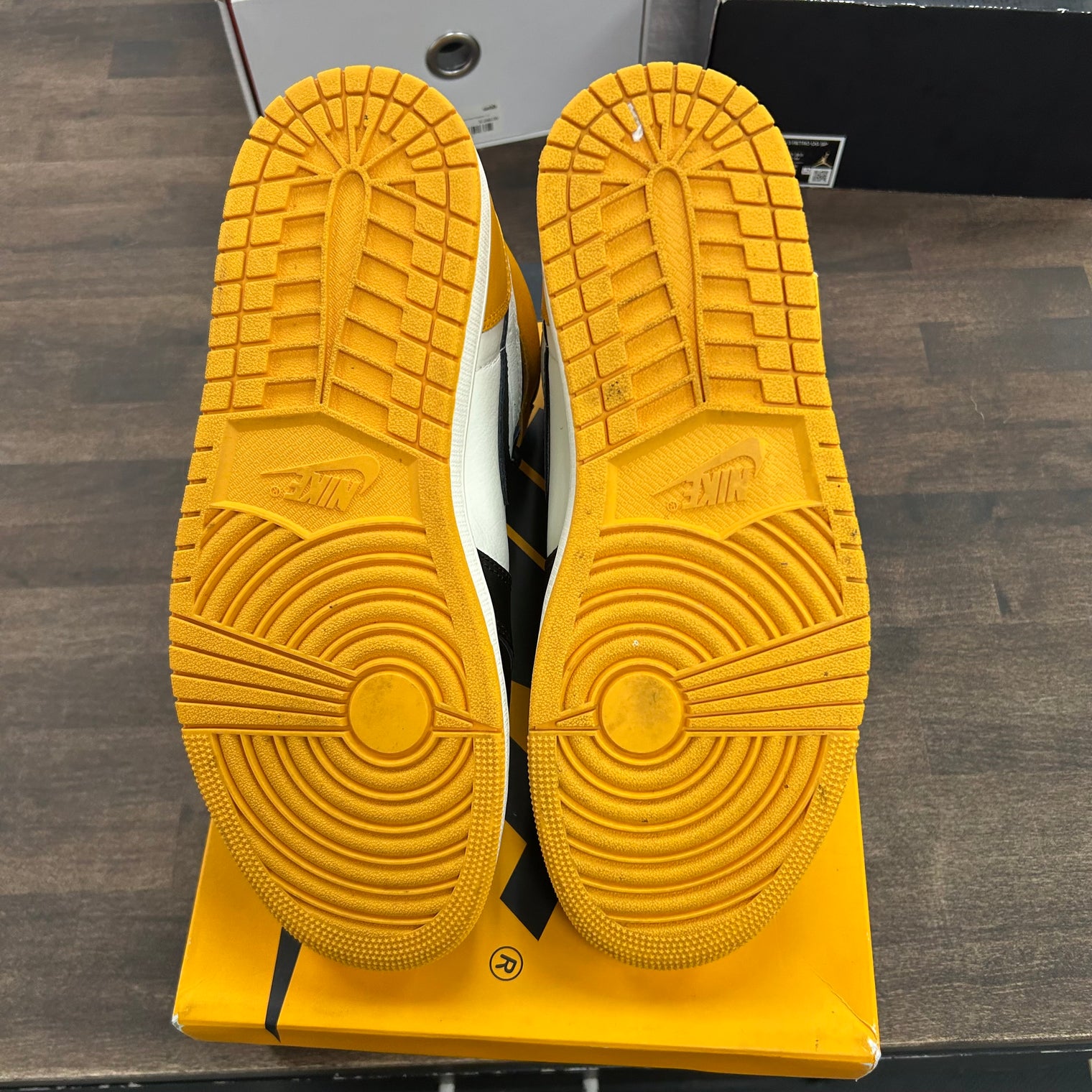 Taxi Yellow Toe Jordan 1 High (USED)