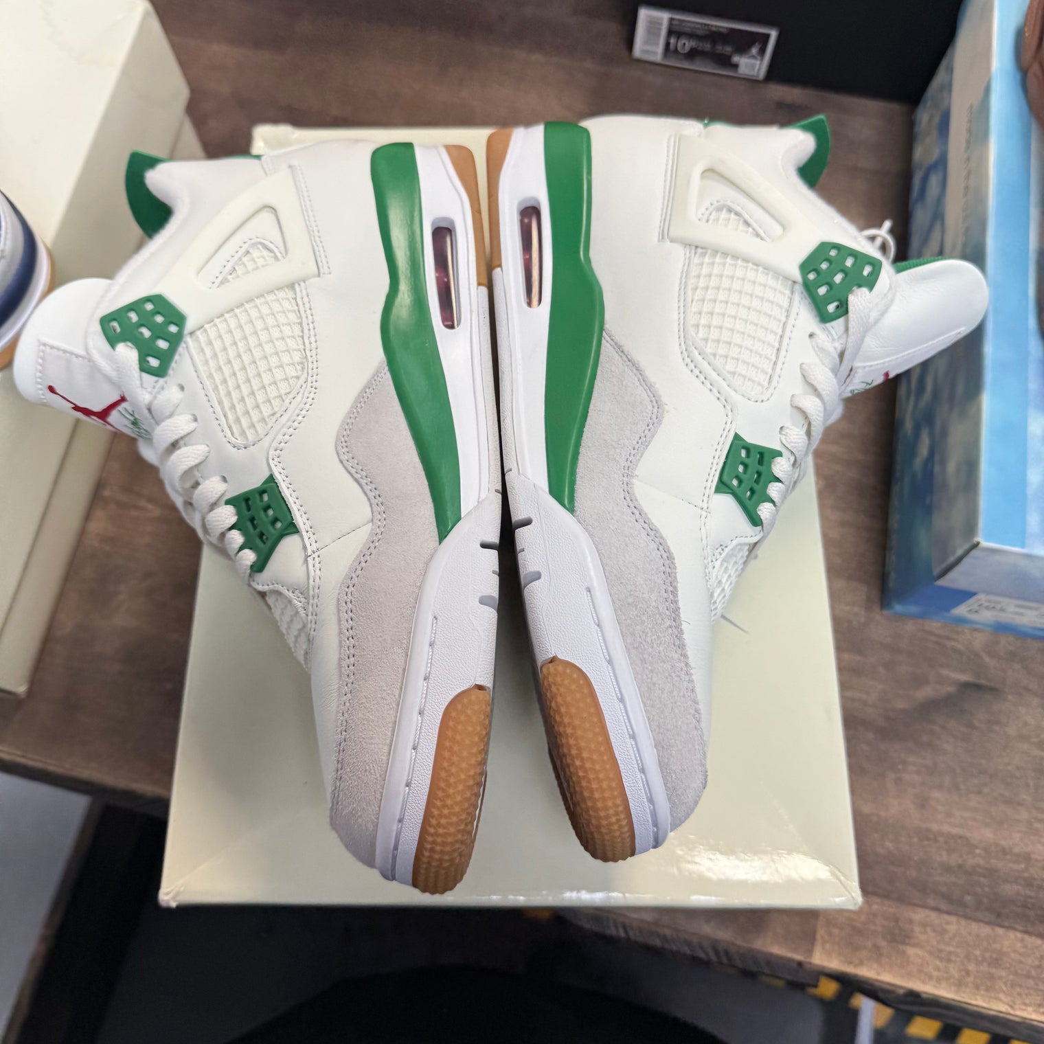 Jordan 4 Retro SB Pine Green (US 10.5) (USED)