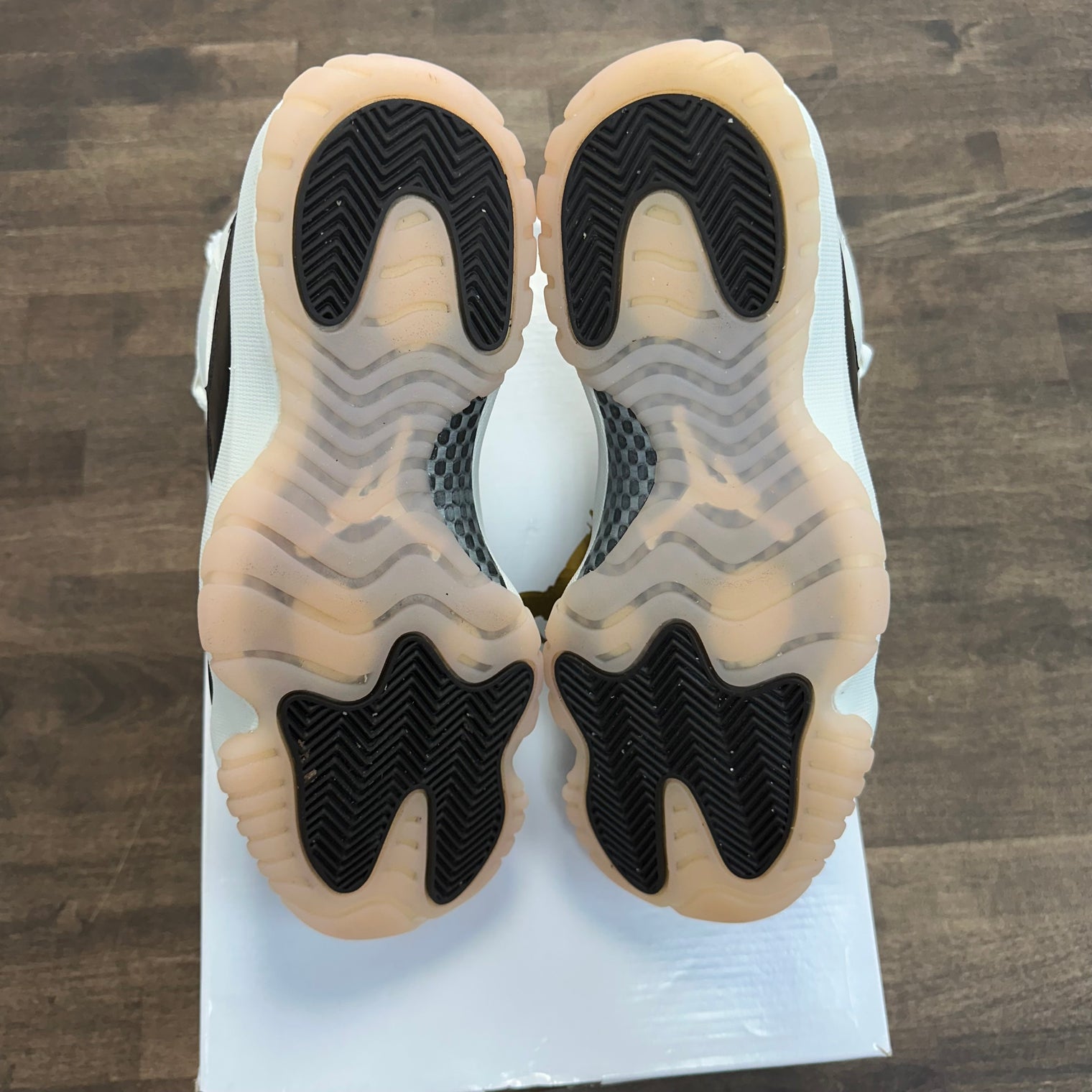 Neapolitan Jordan 11 Retro (W) (Used)