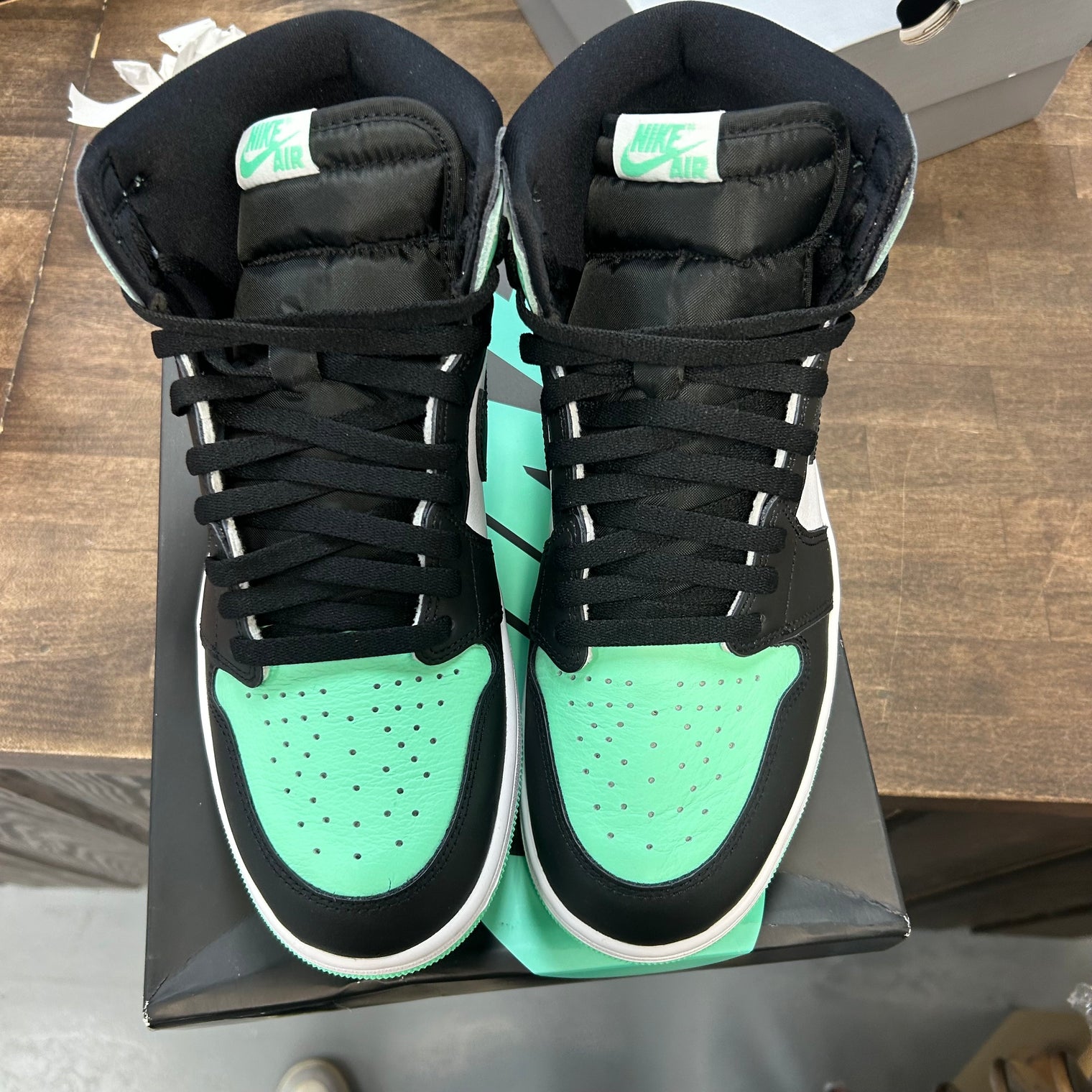 Green Glow Jordan 1 Retro High OG (USED)