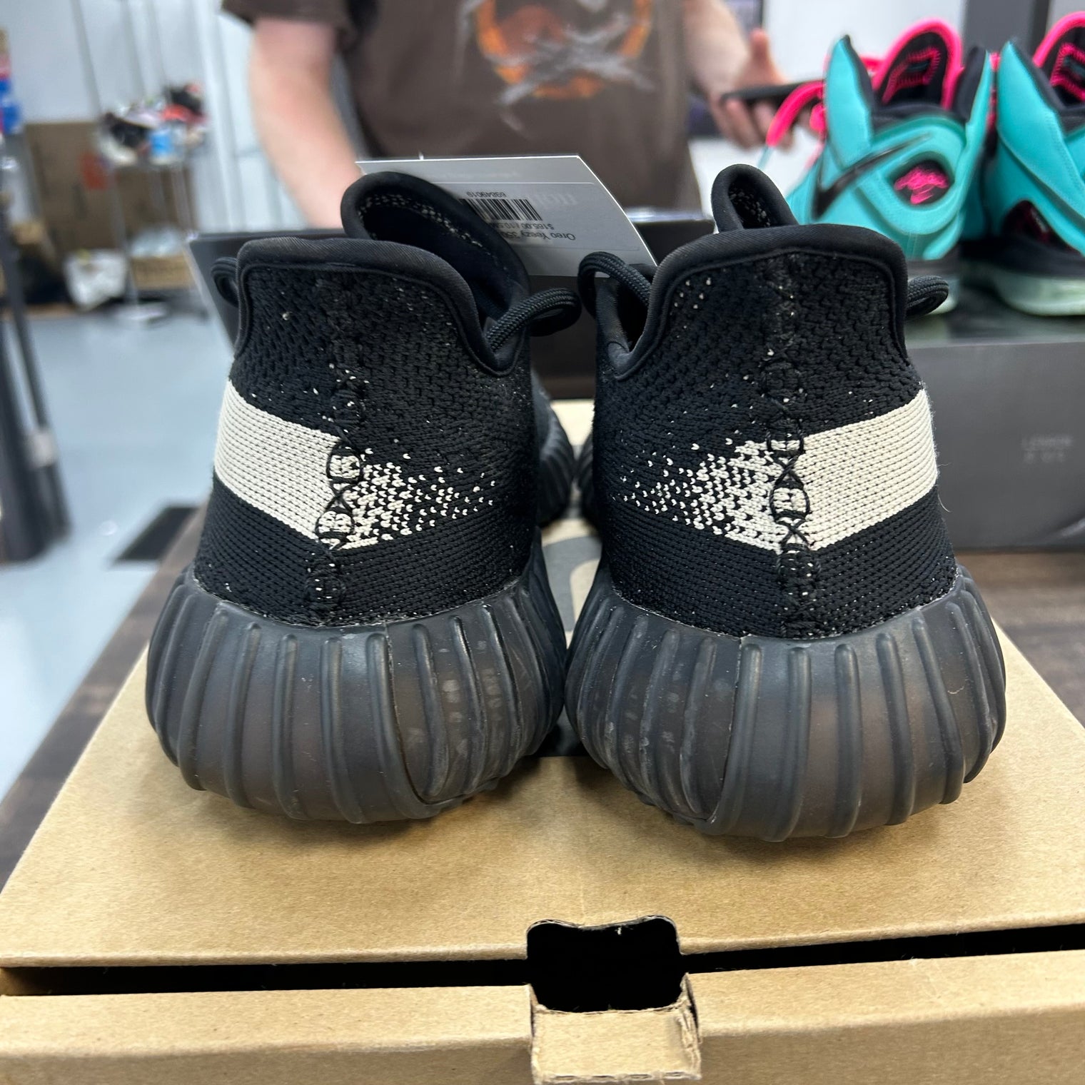 Oreo Yeezy 350 (USED)