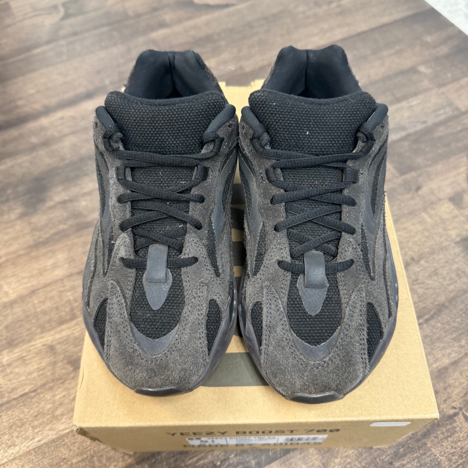 Yeezy 700 V2 Vanta (USED)